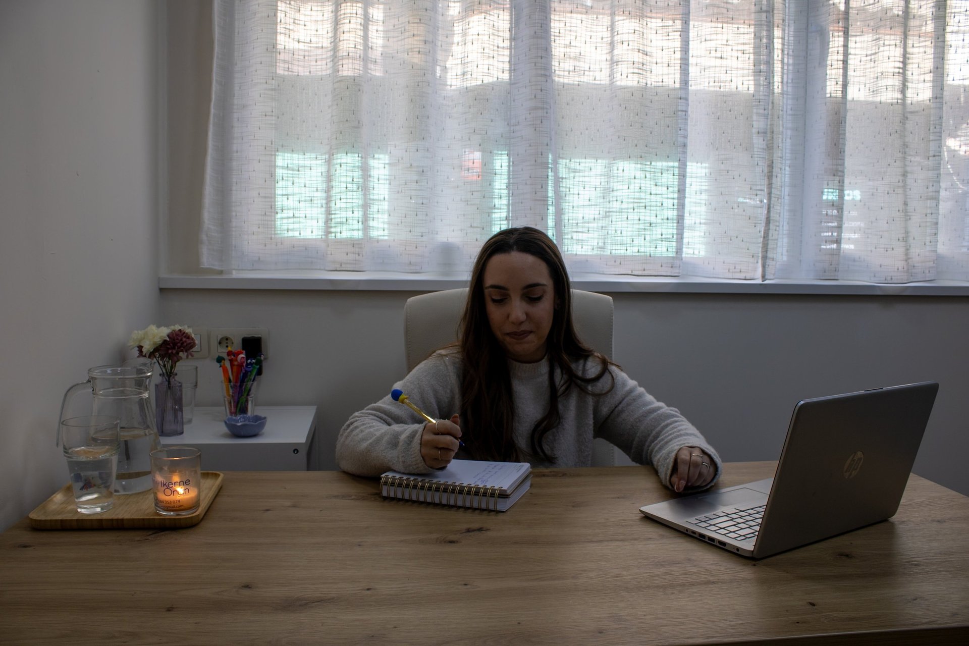black and white bed linen