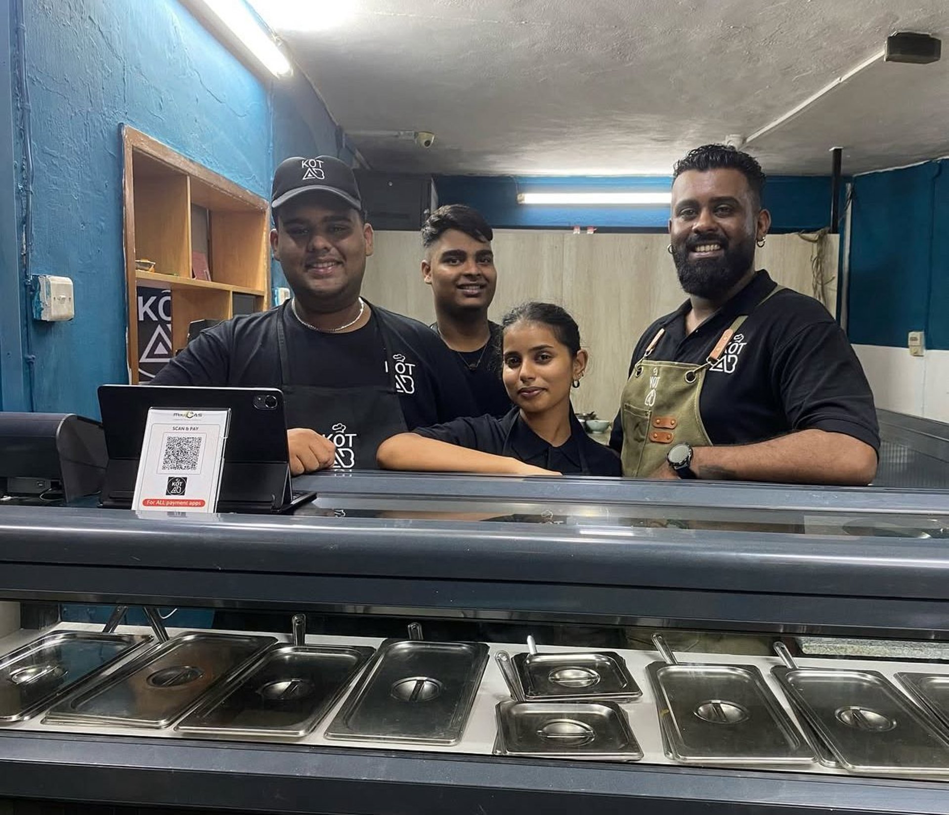 black and white bed linen