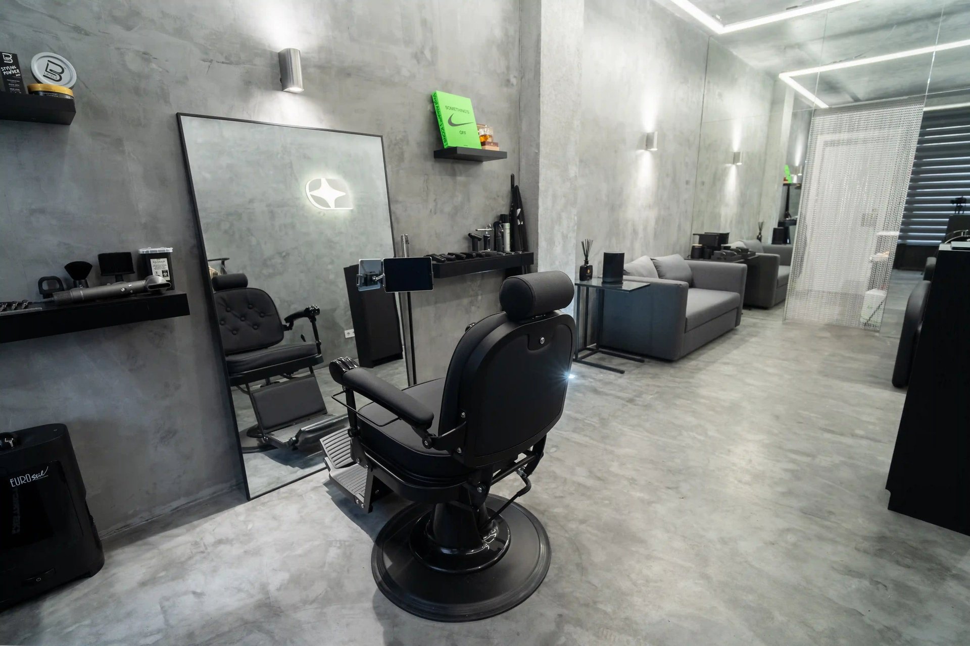 black and white bed linen