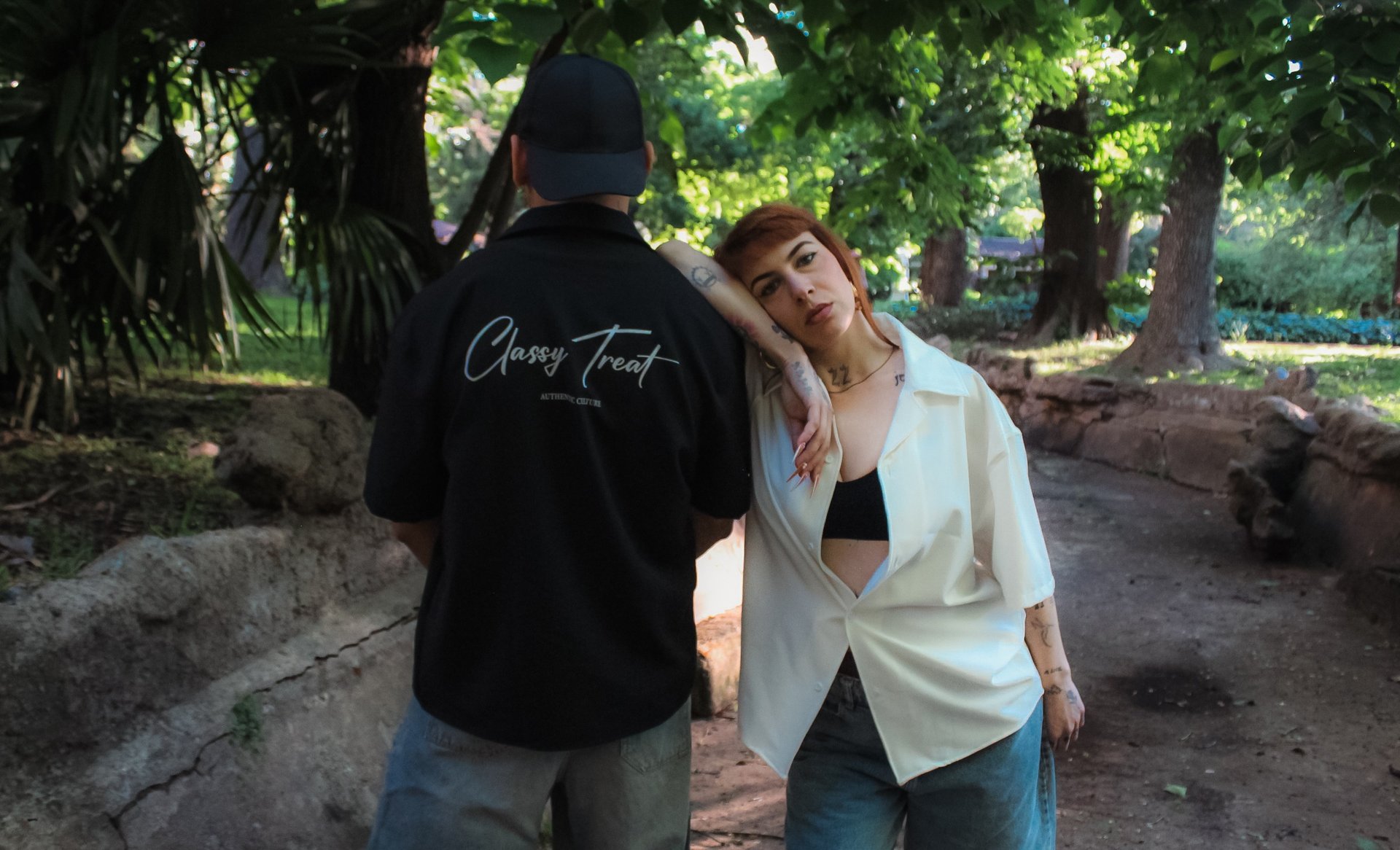 black and white bed linen