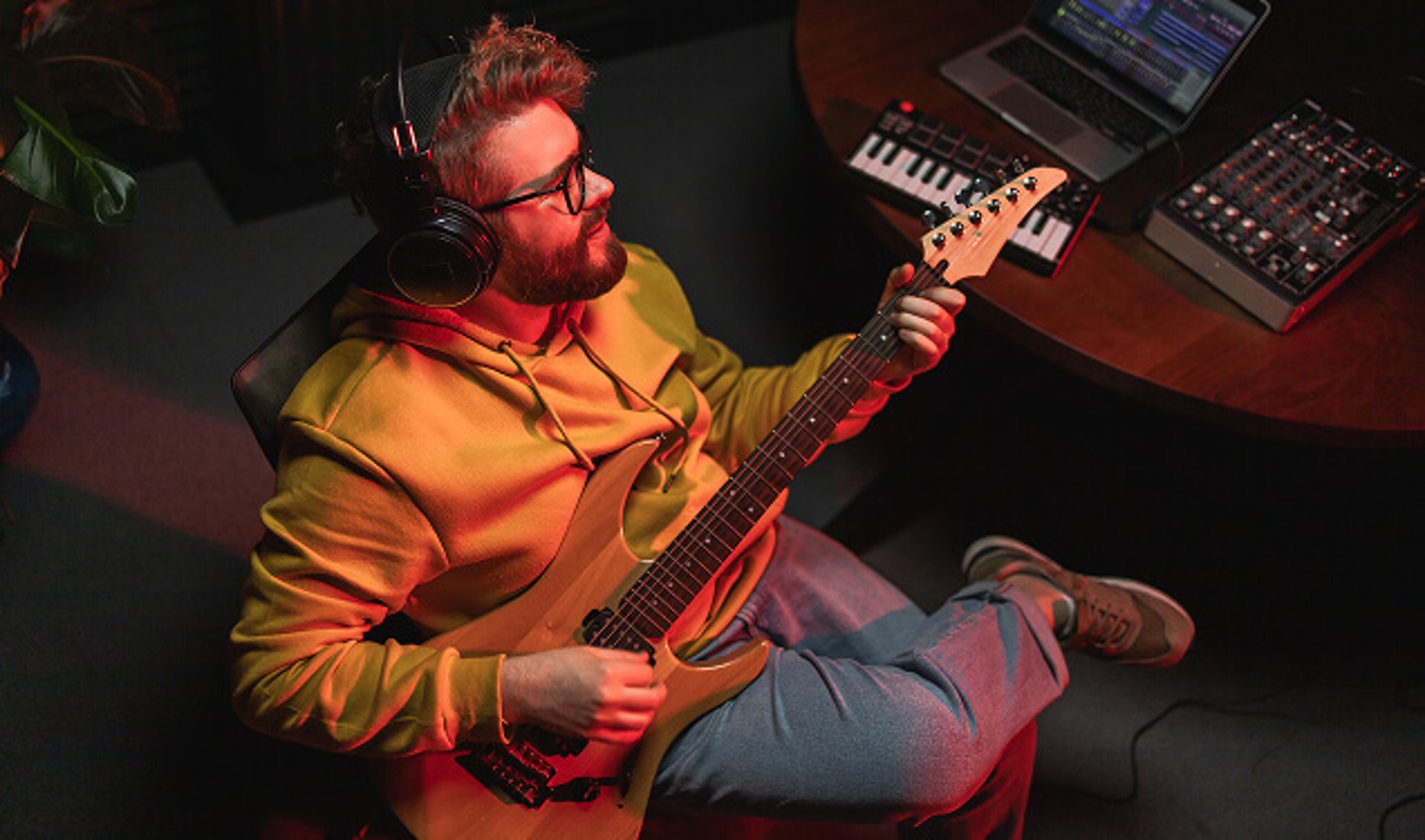 black and white bed linen