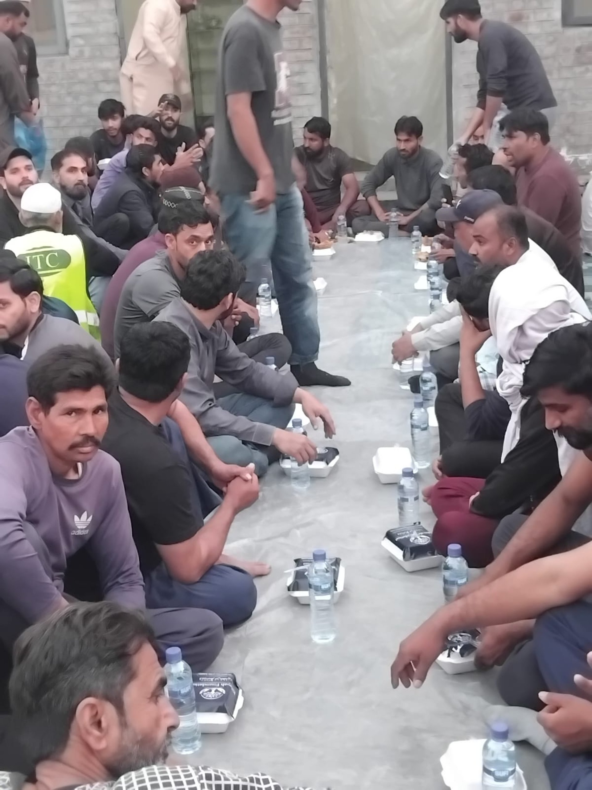 black and white bed linen