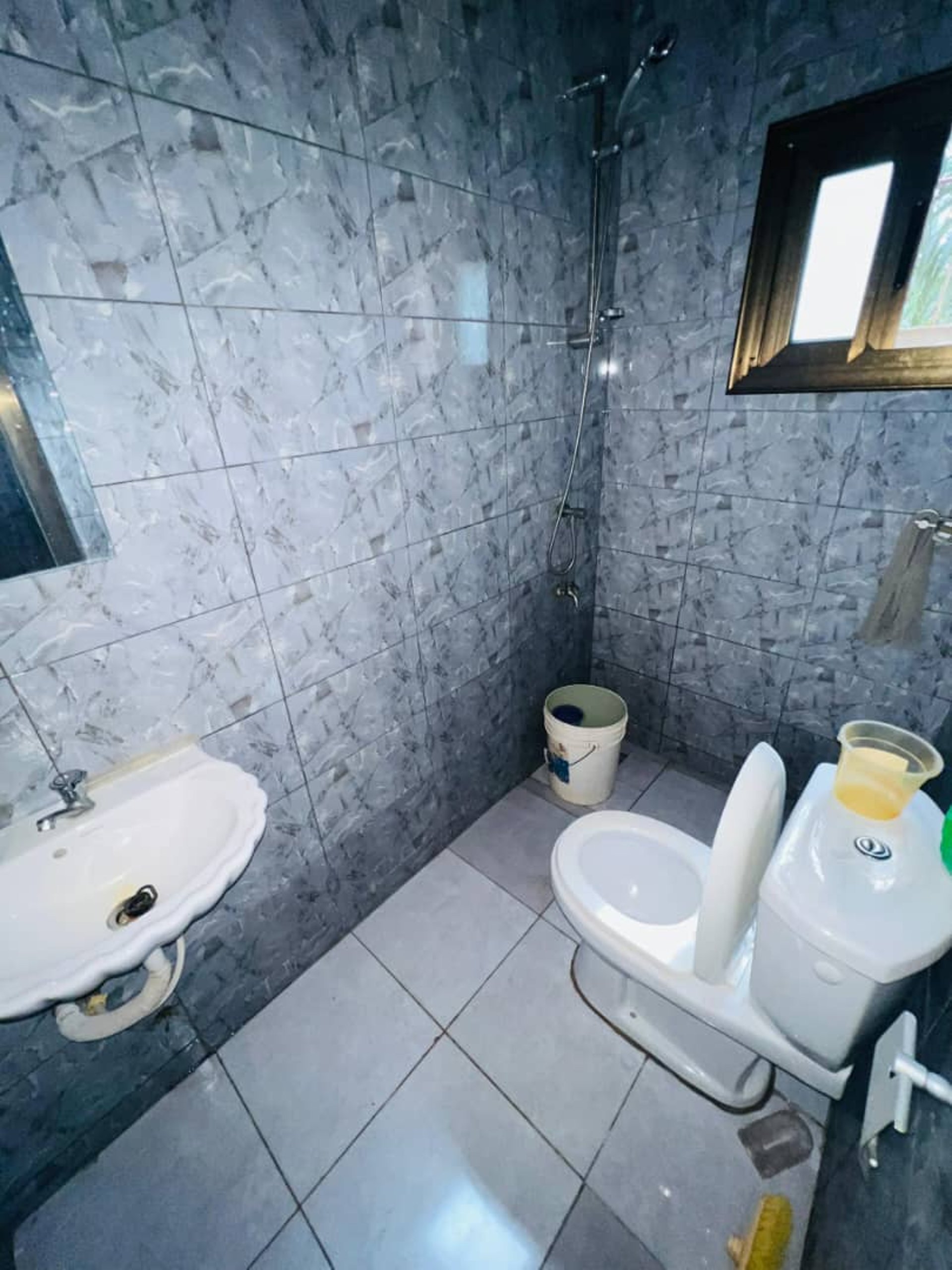 black and white bed linen