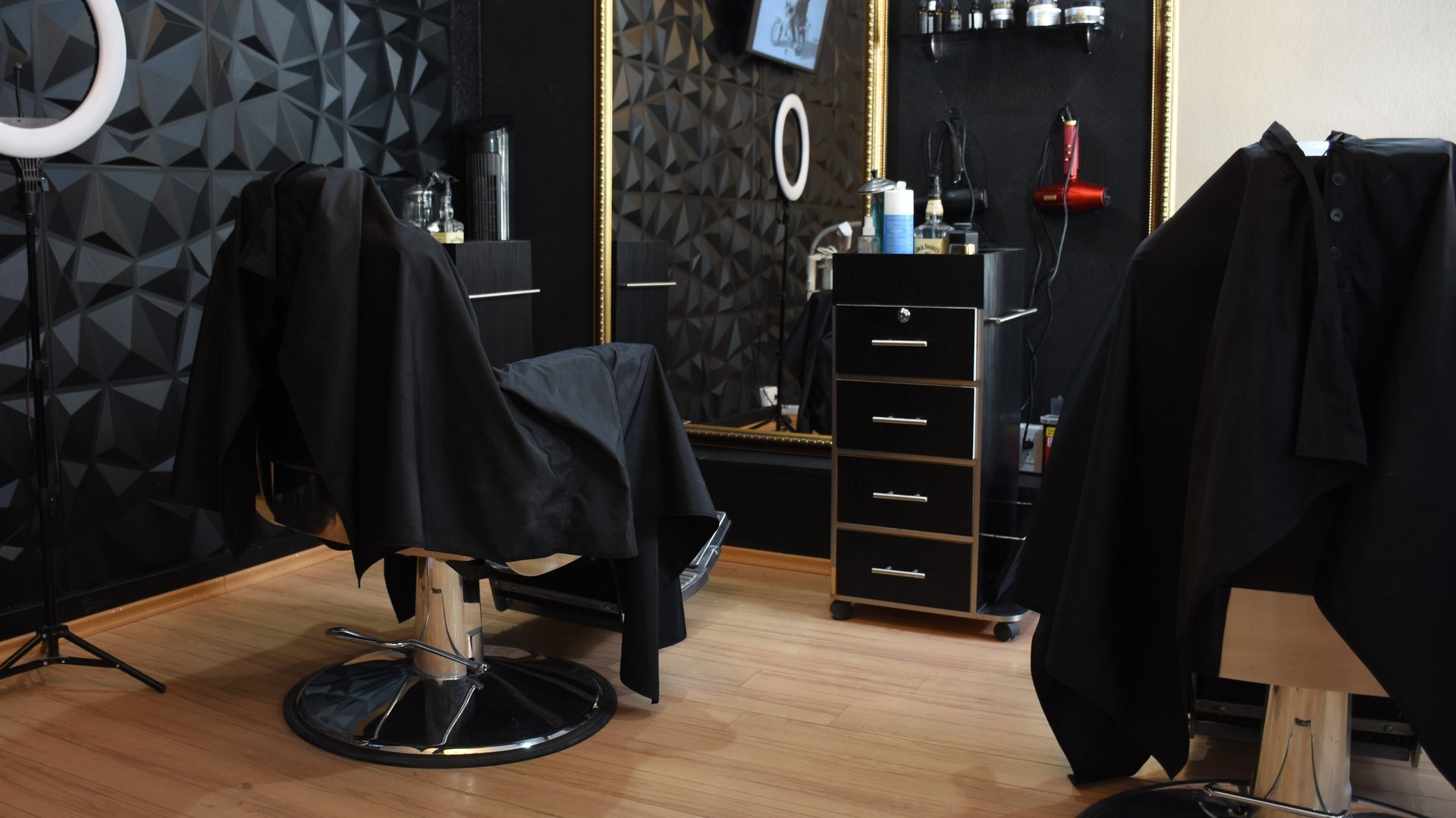 black and white bed linen