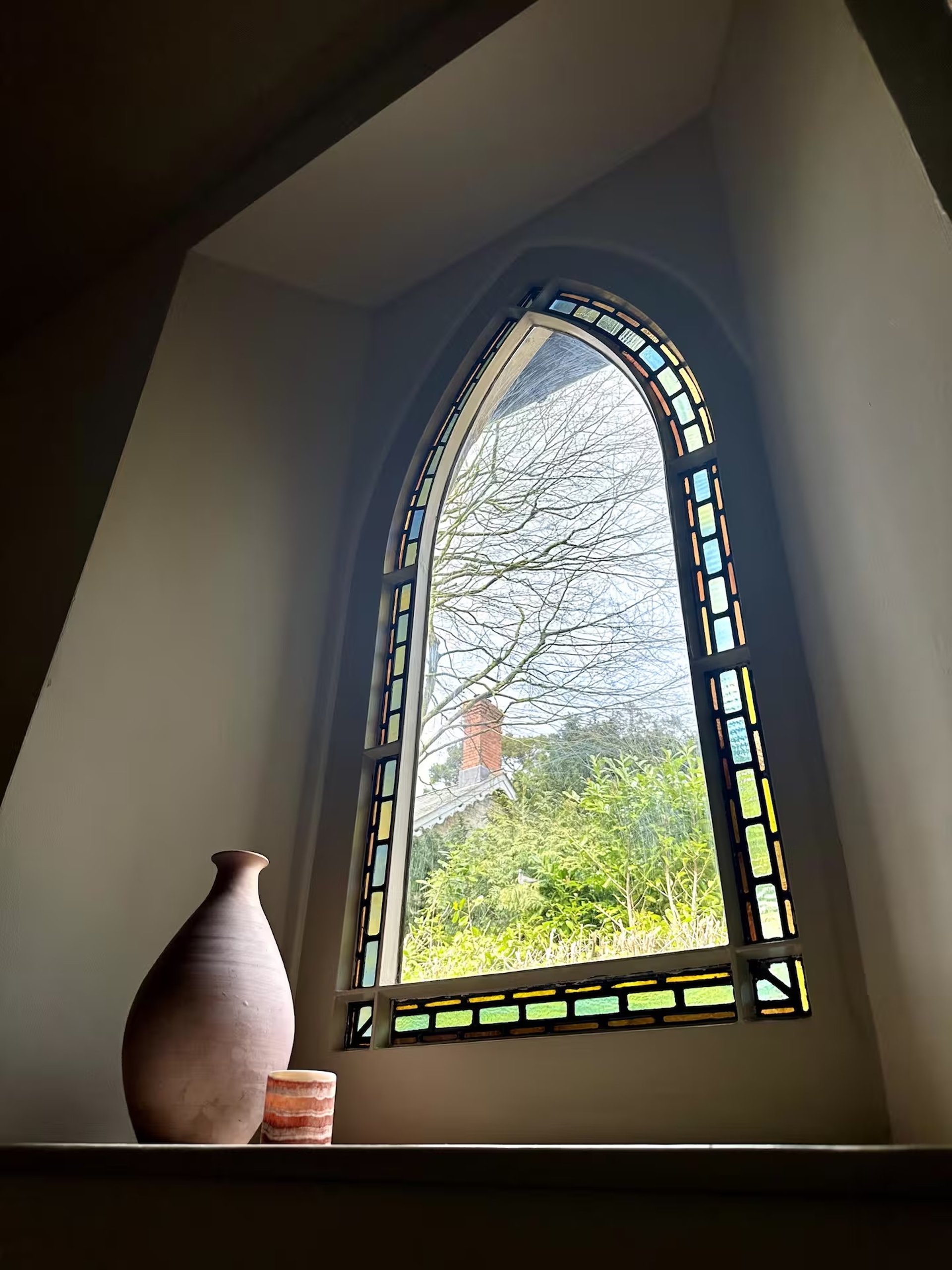 gray computer monitor