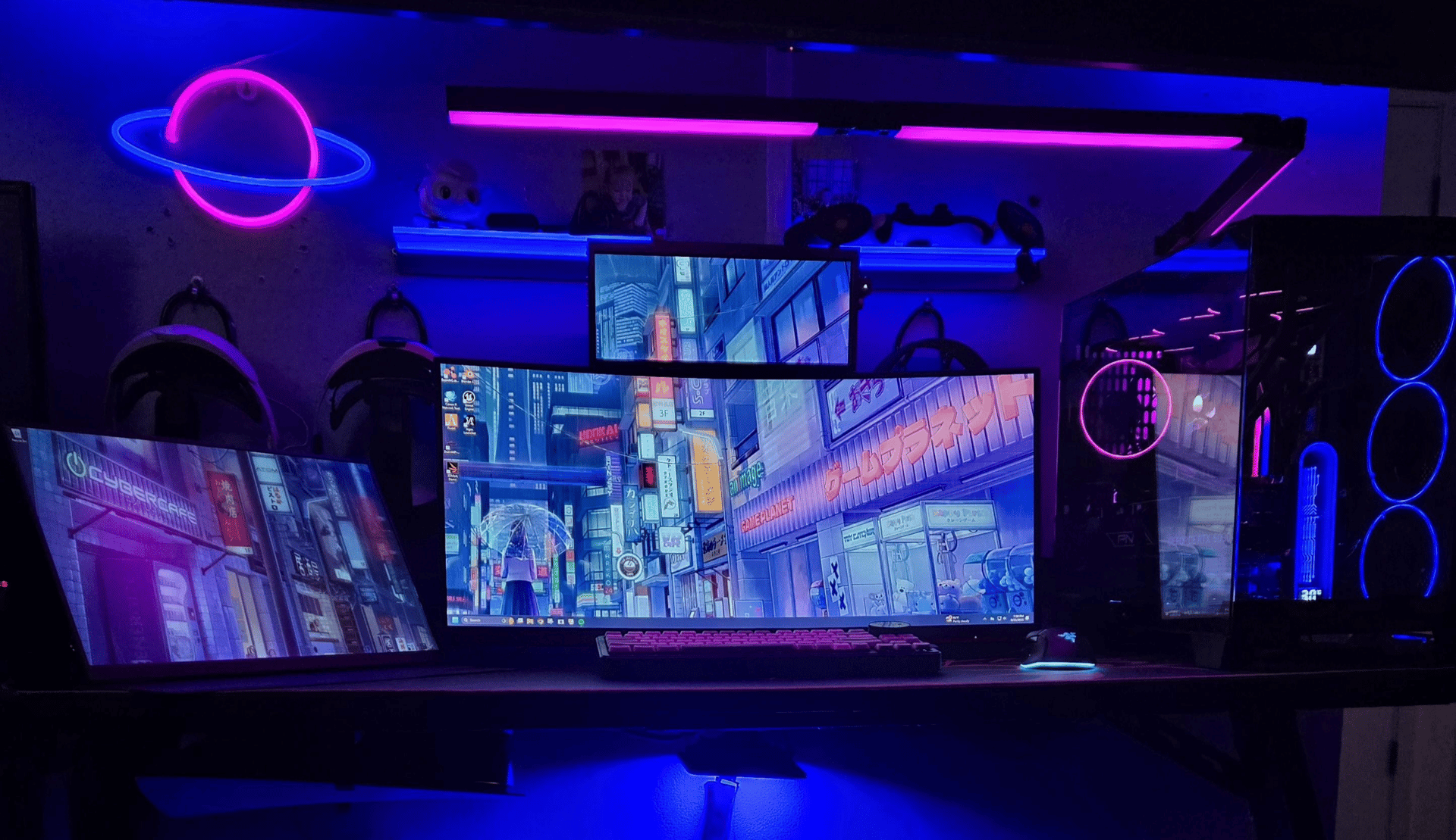 gray computer monitor