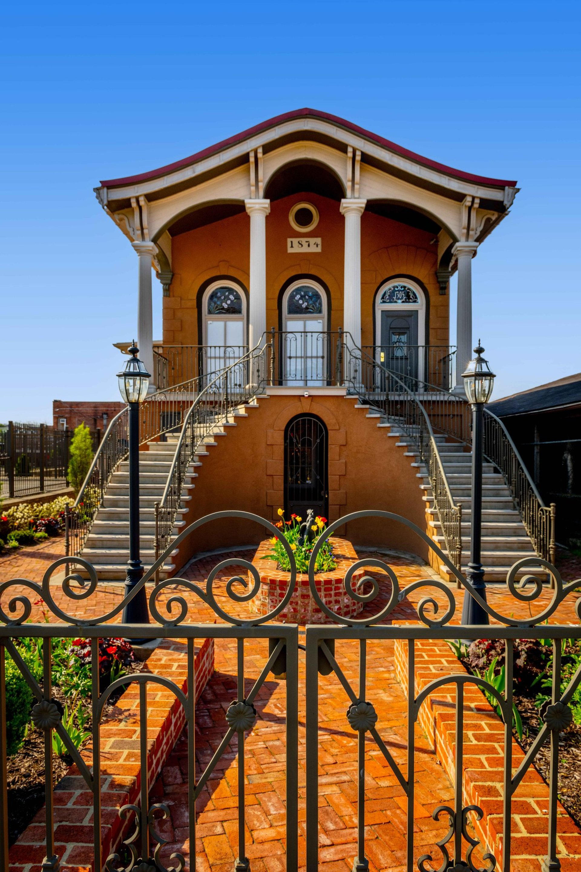 black and white bed linen