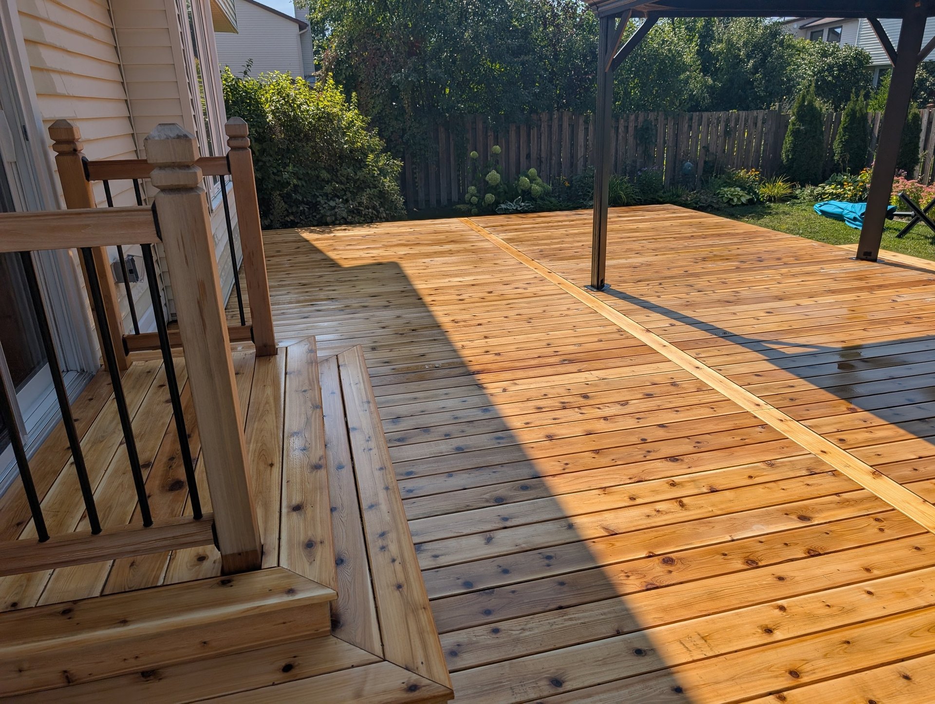 black and white bed linen