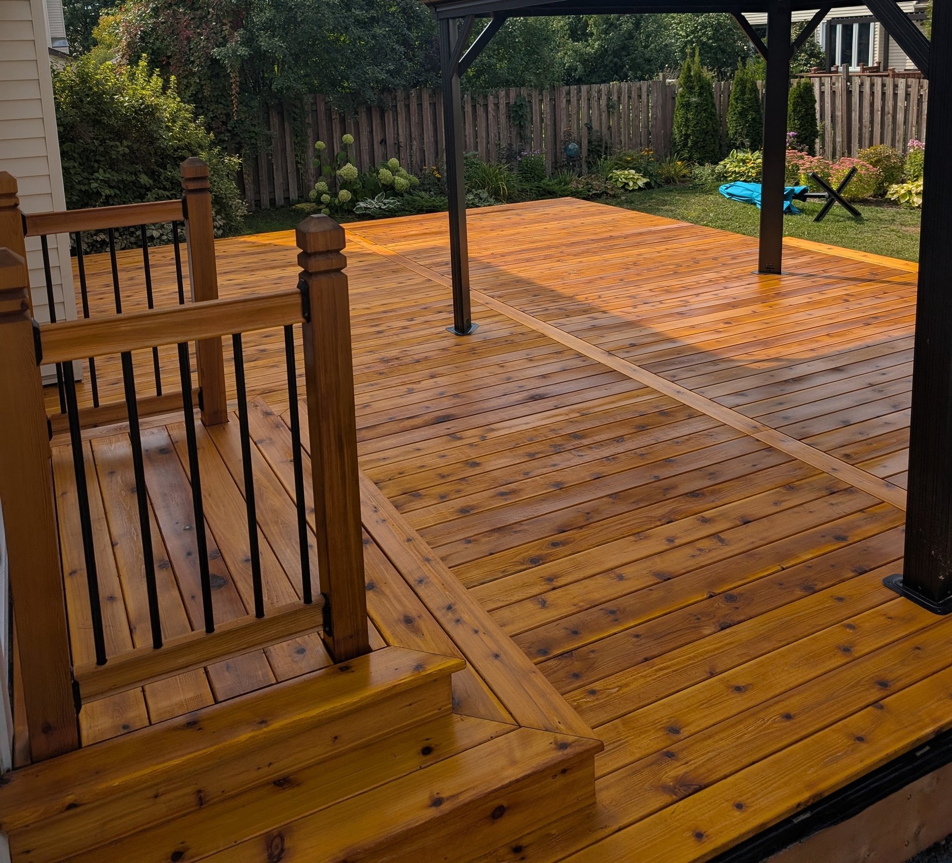 black and white bed linen