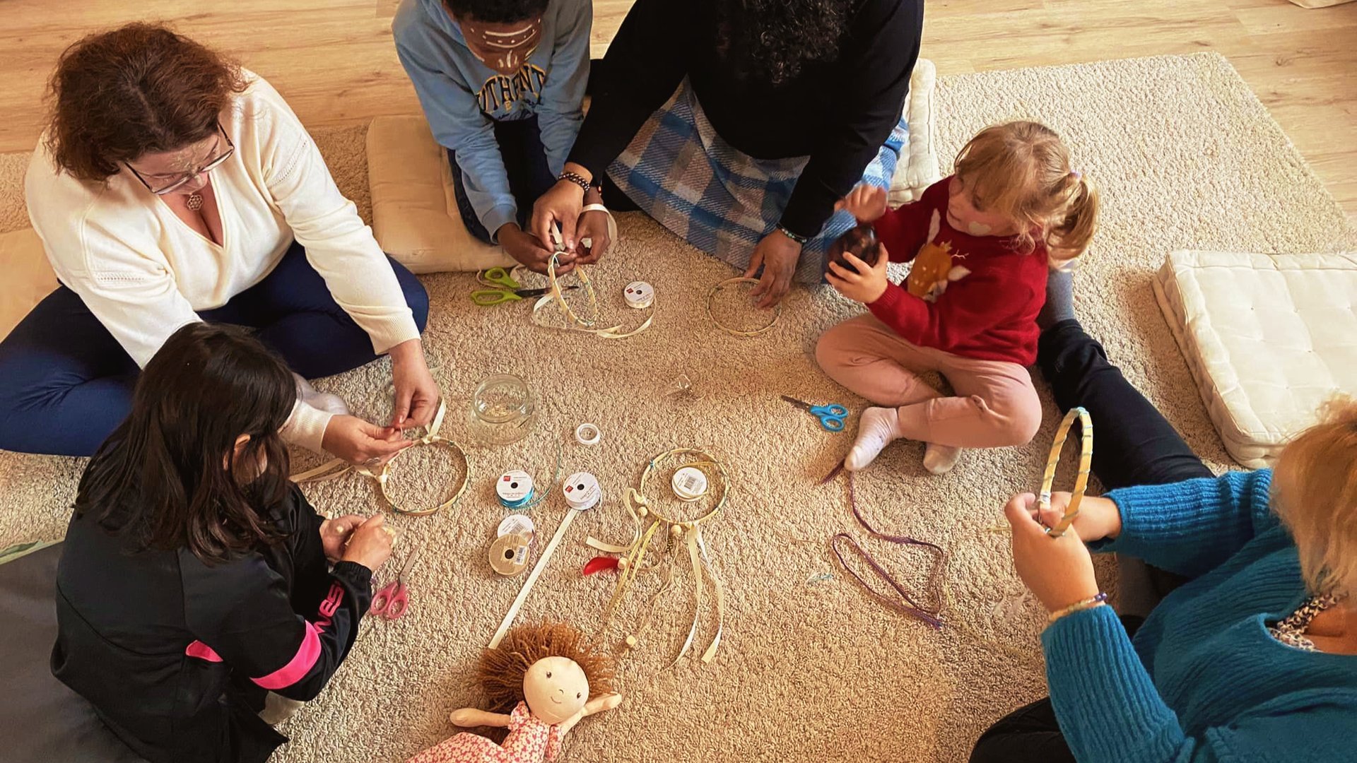 black and white bed linen