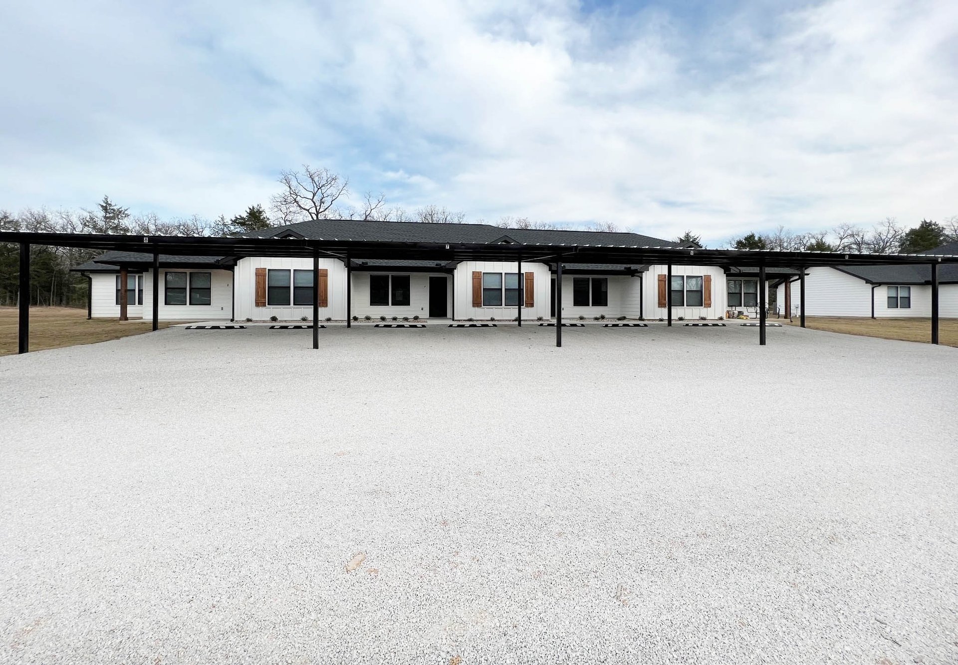 black and white bed linen