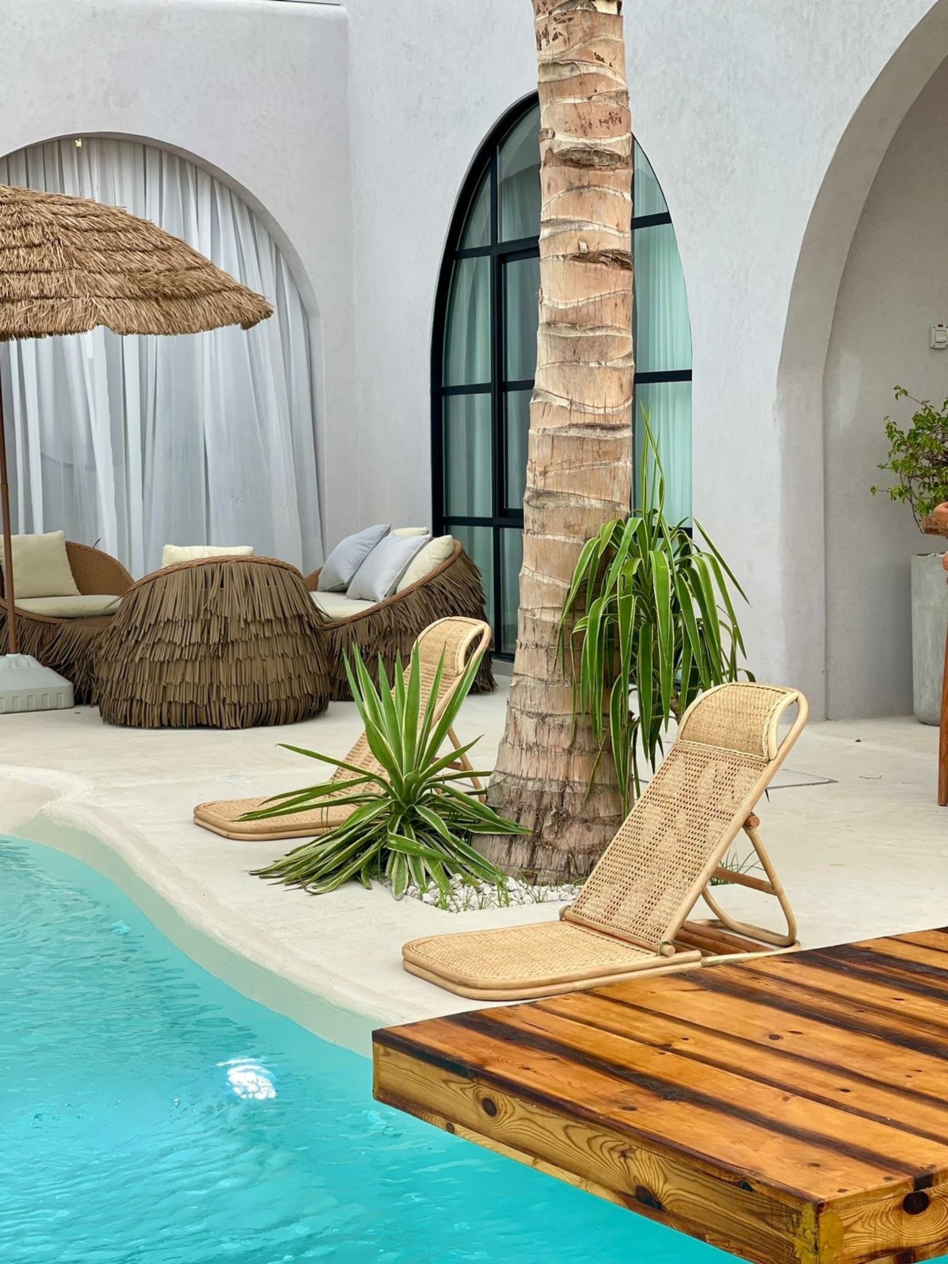 black and white bed linen