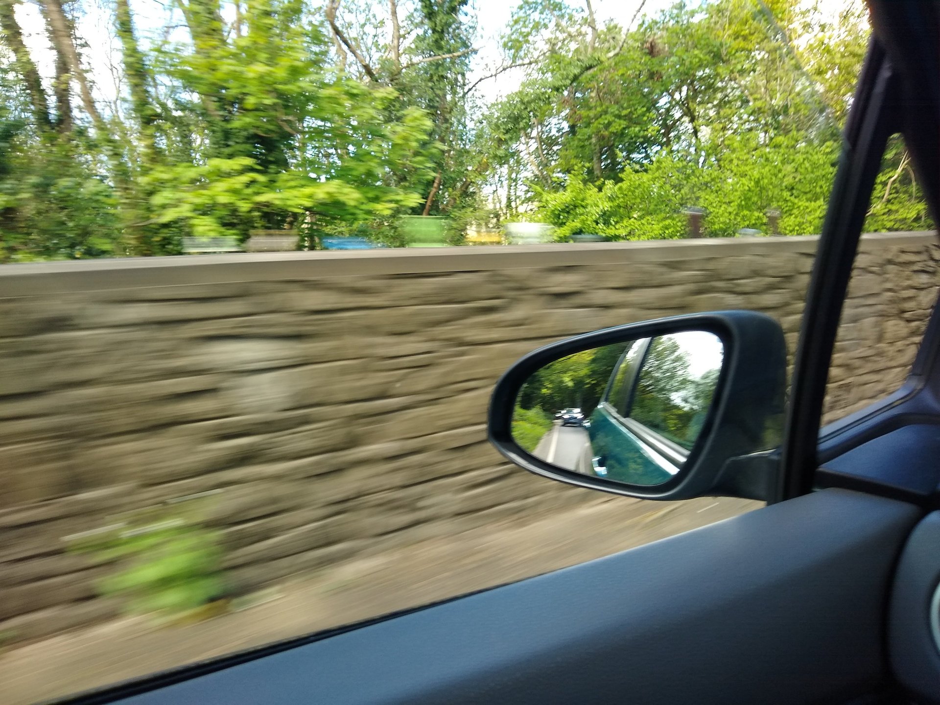 gray computer monitor