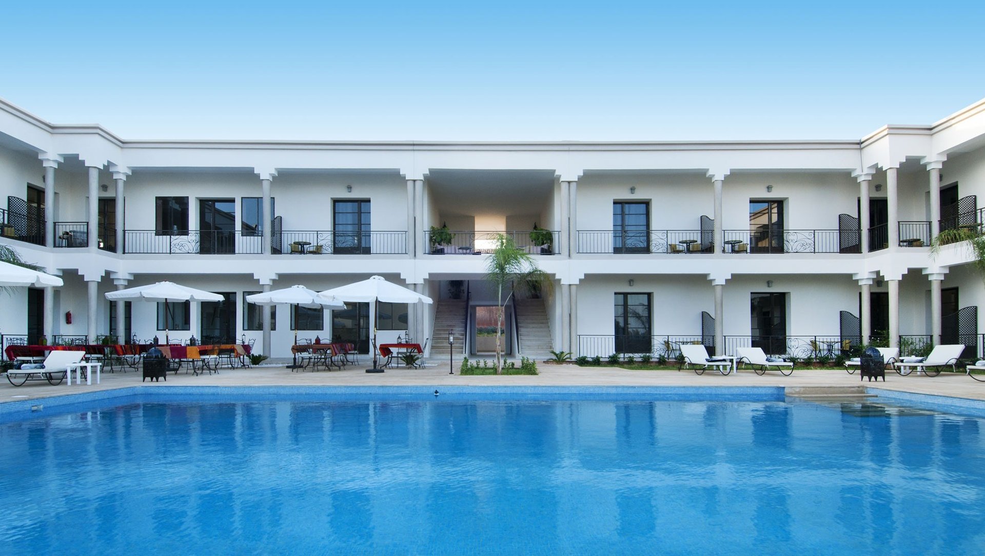 black and white bed linen