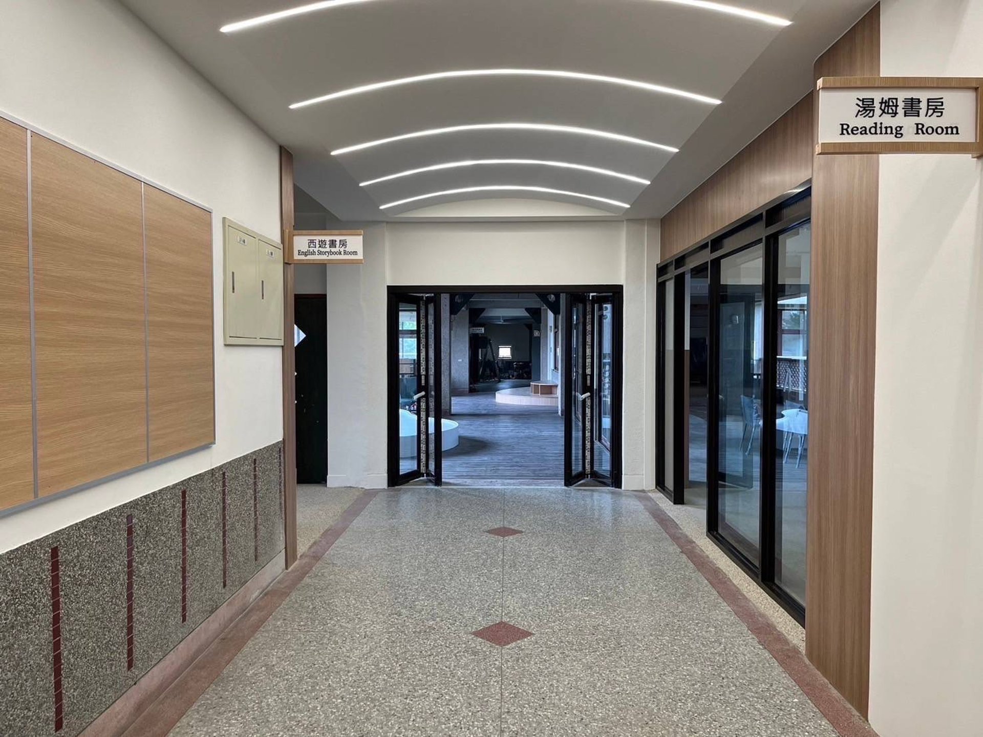 black and brown leather padded tub sofa