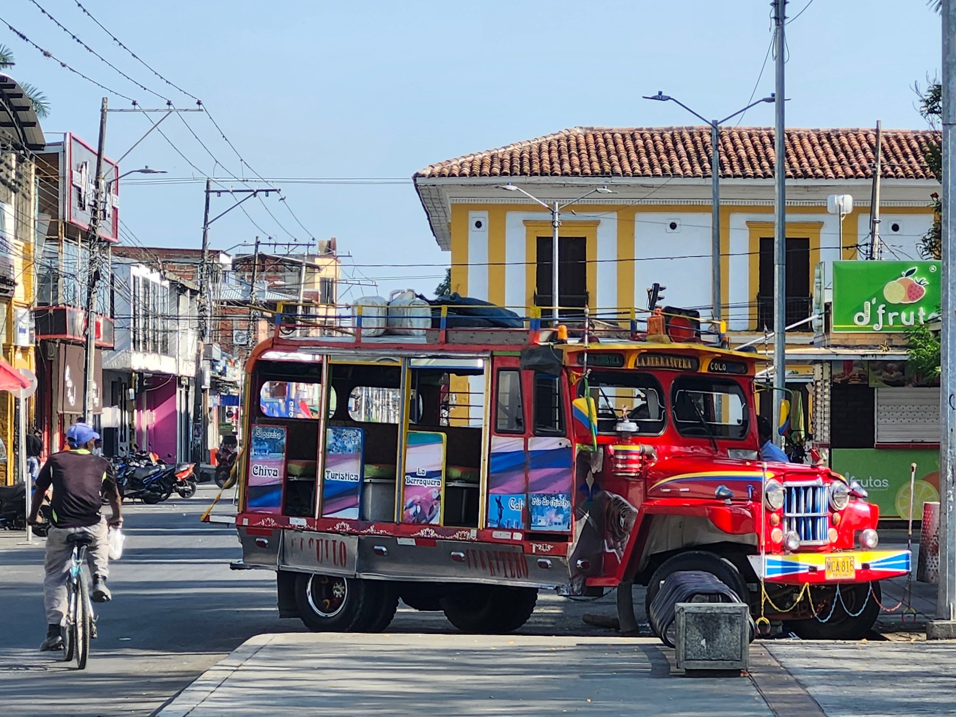 gray computer monitor