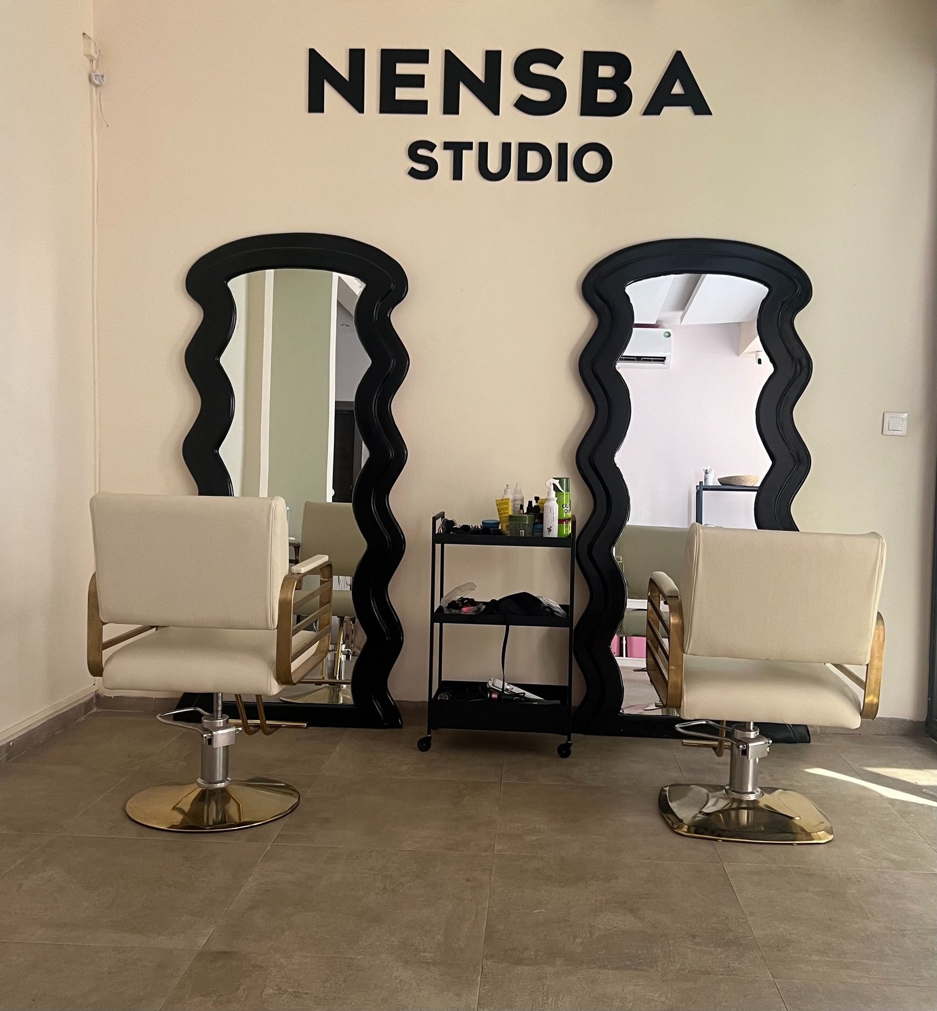 black and white bed linen