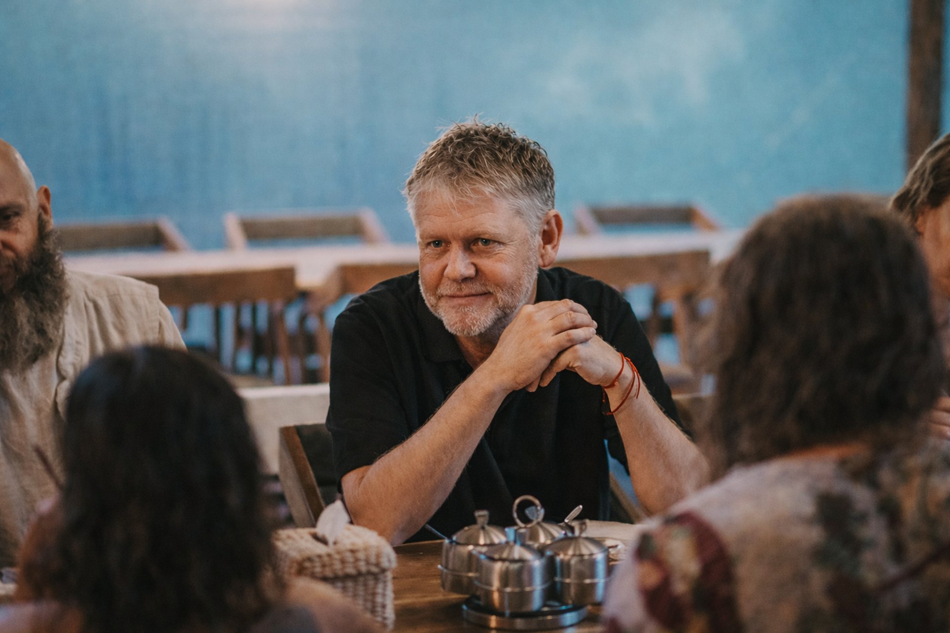 black and white bed linen