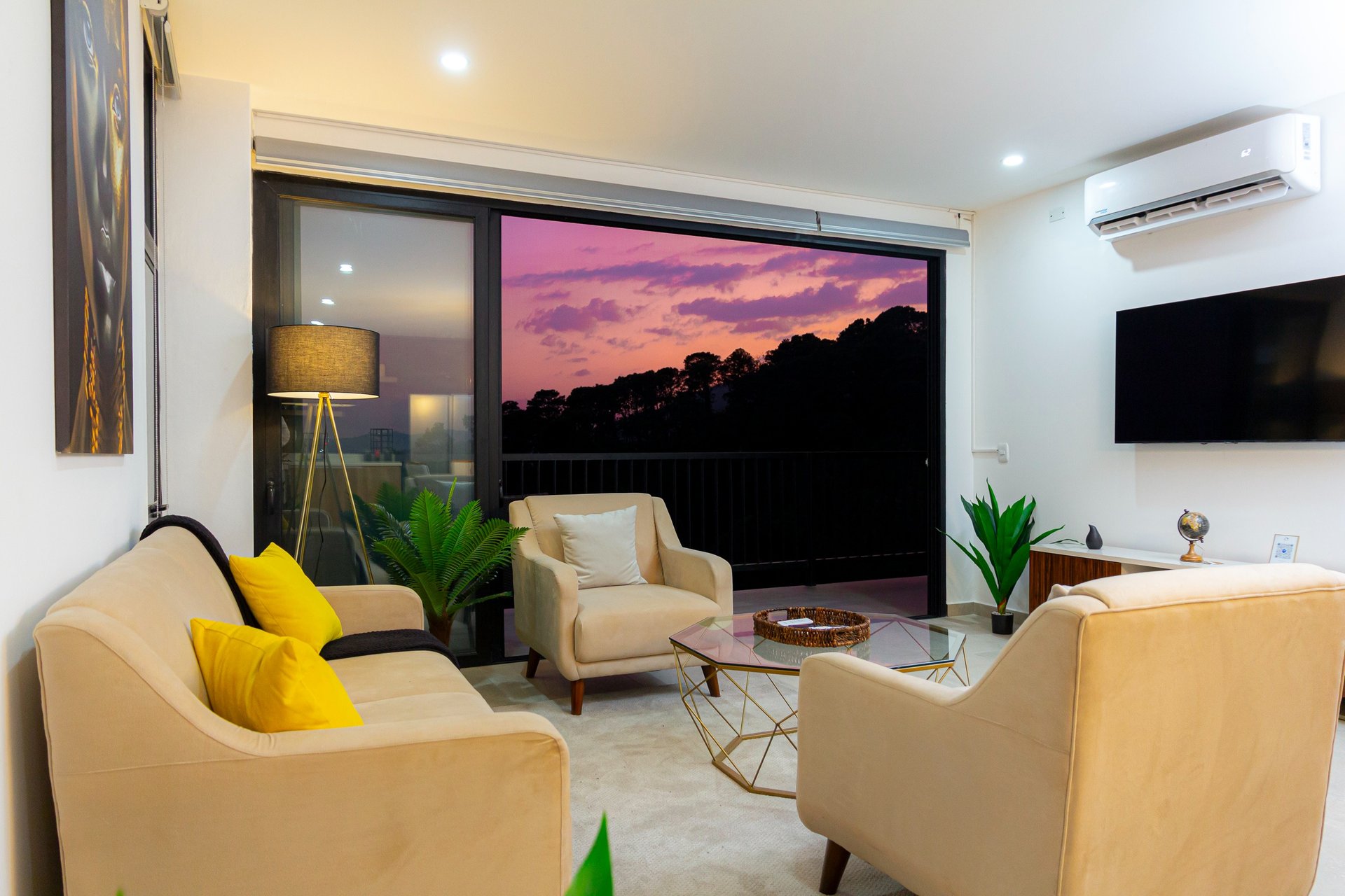 black and white bed linen