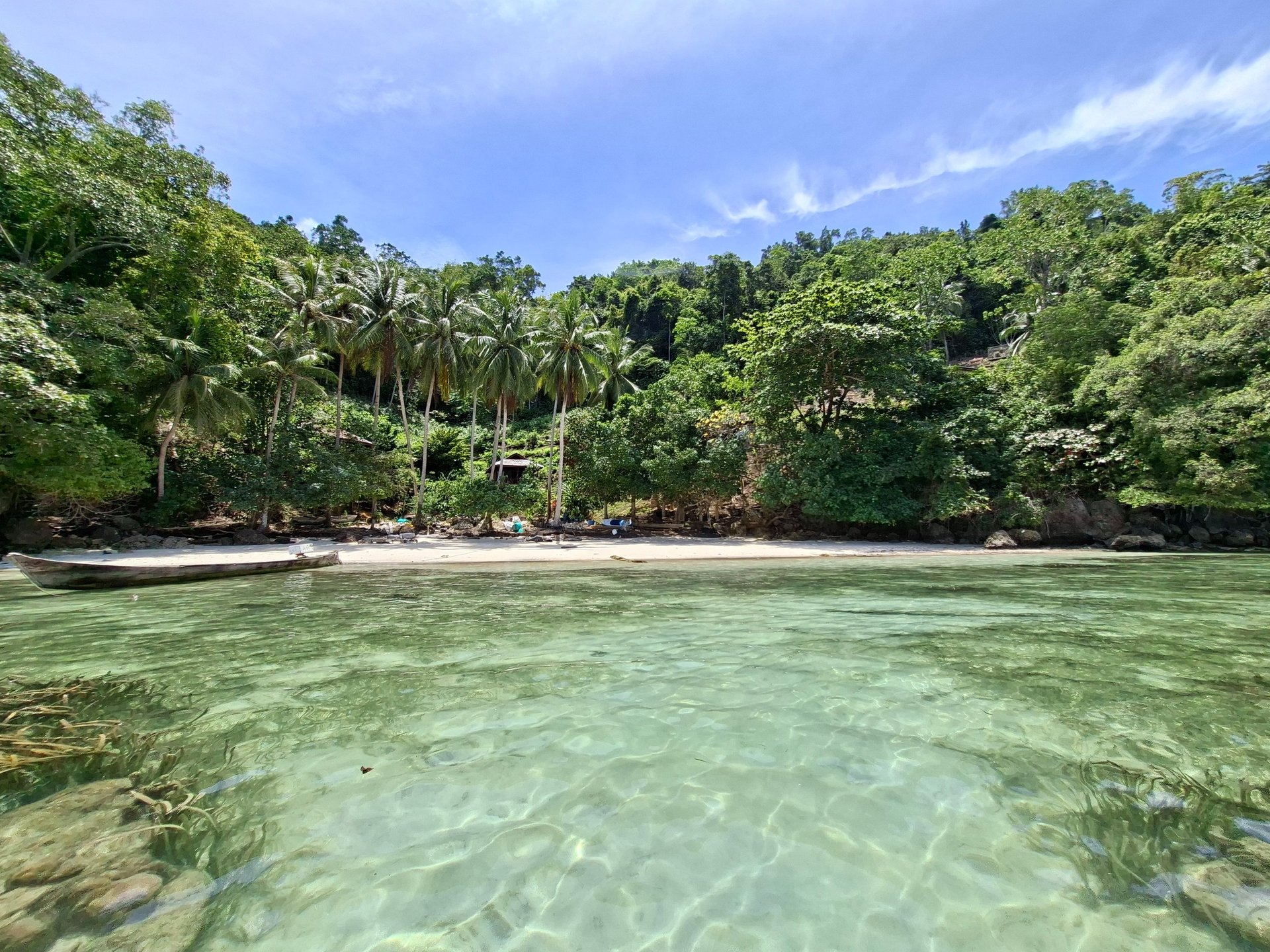 black and white bed linen