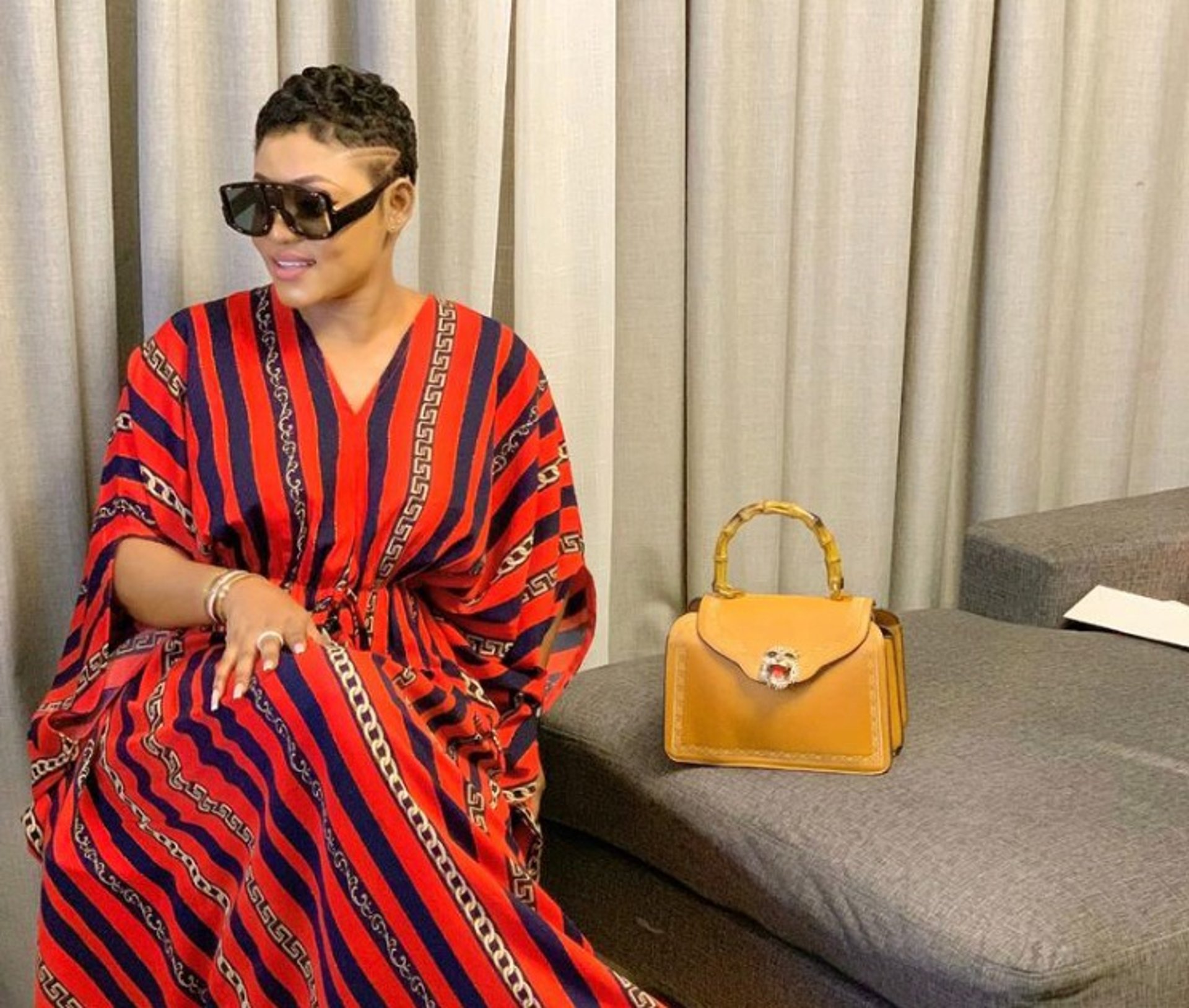 black and white bed linen