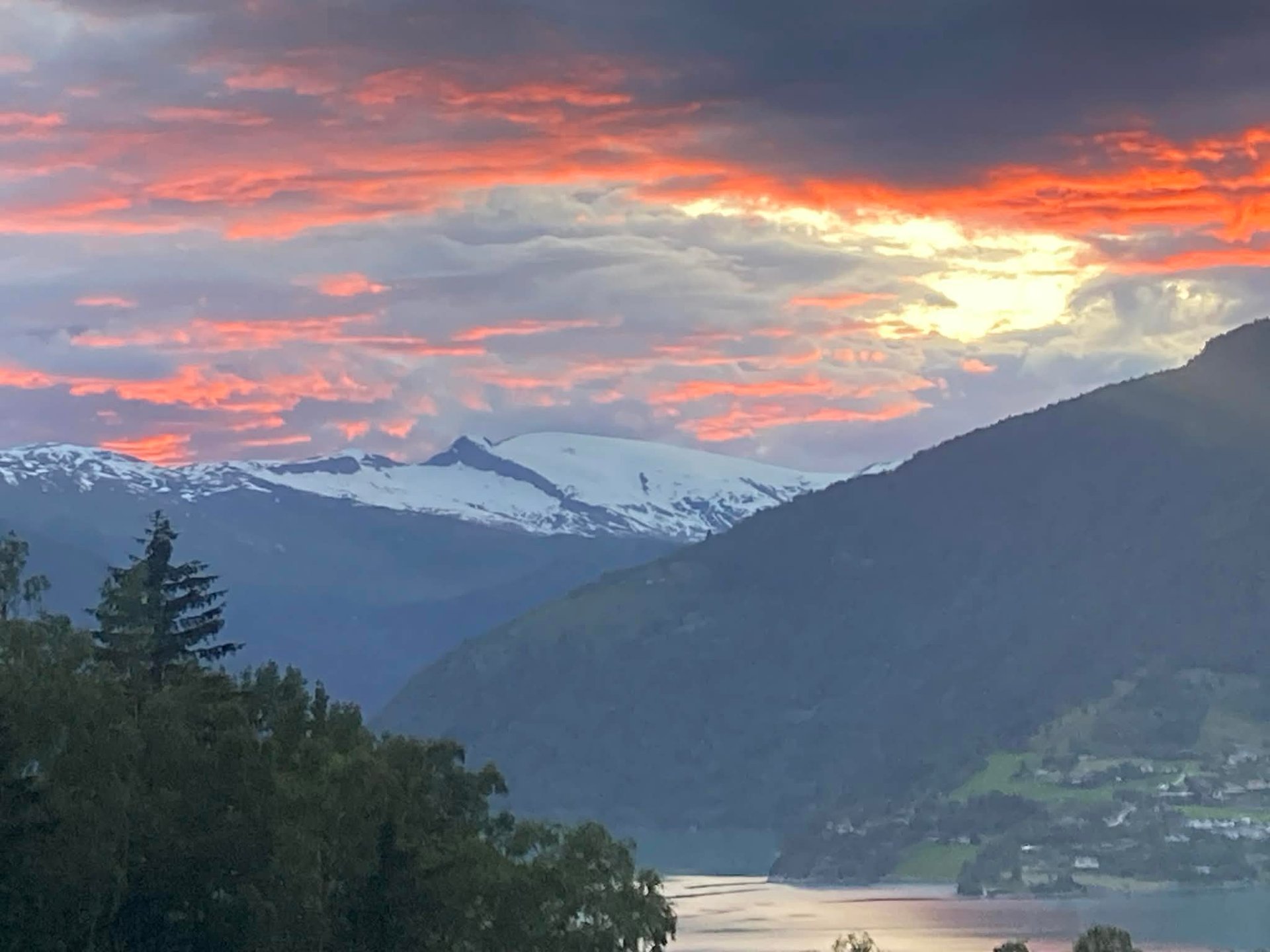 black and brown leather padded tub sofa