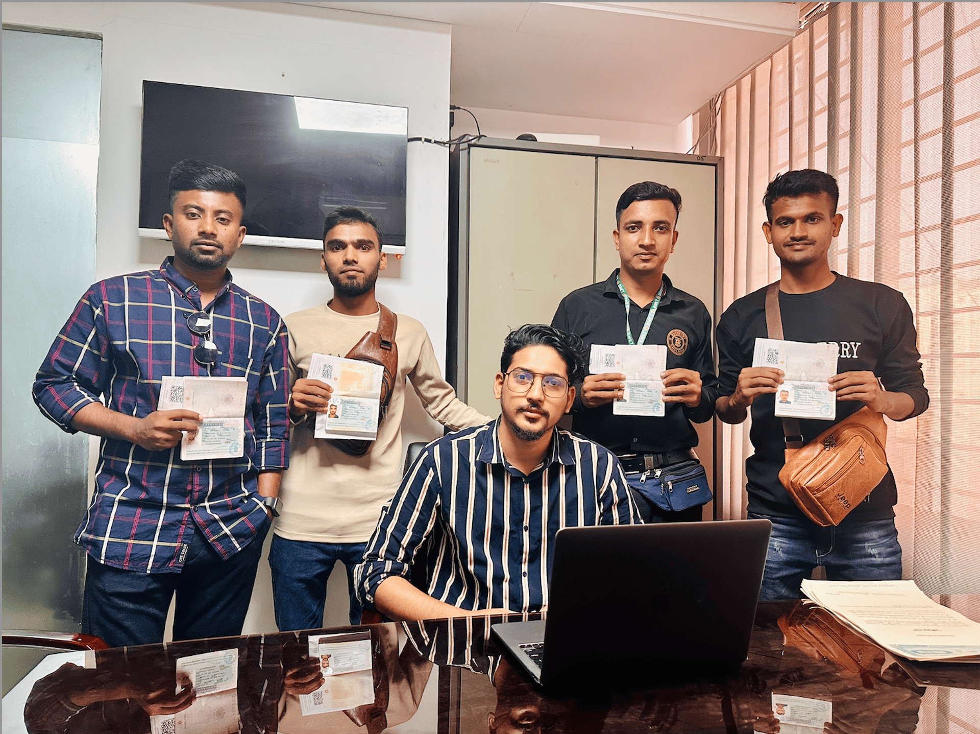 black and white bed linen