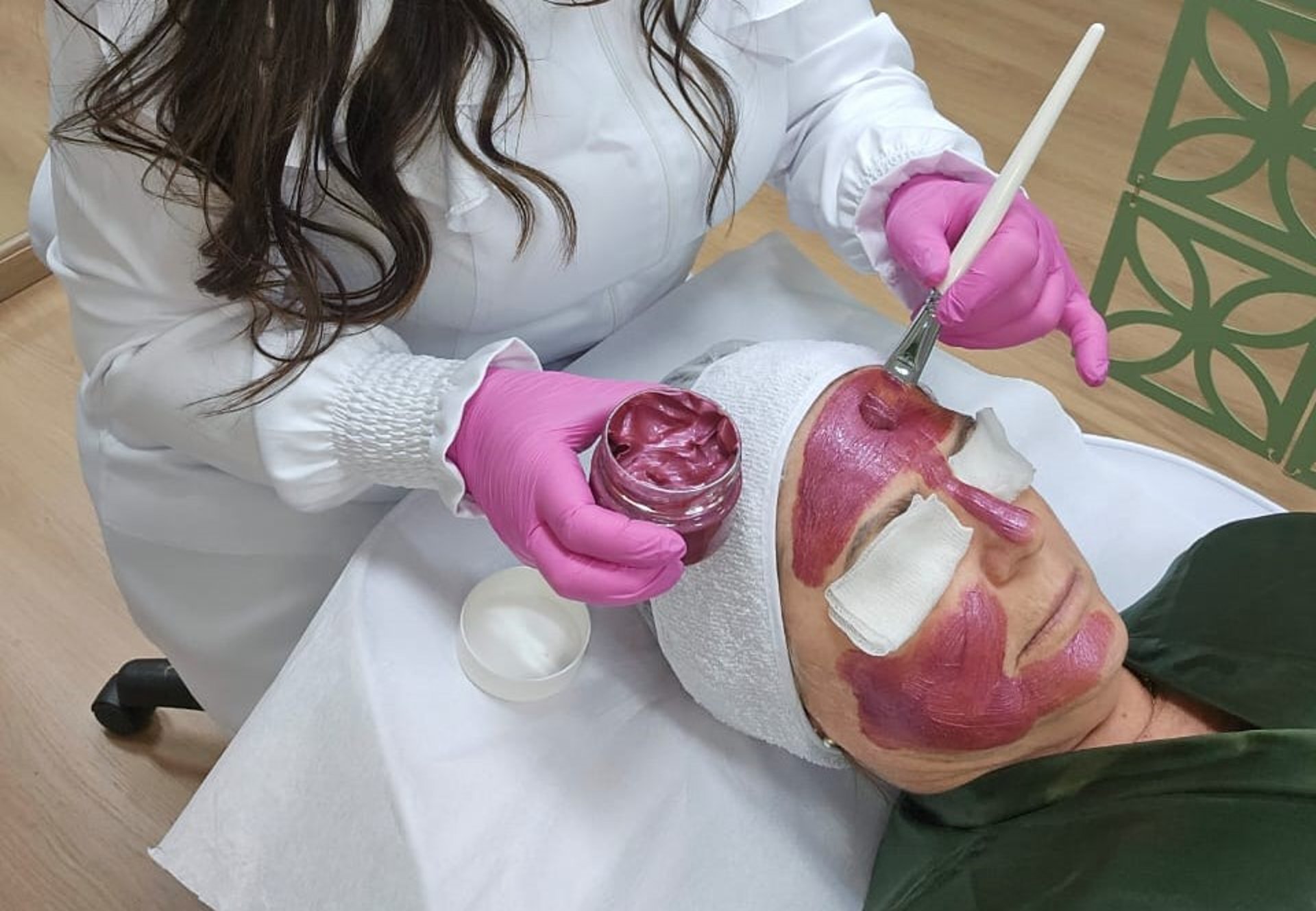 black and white bed linen