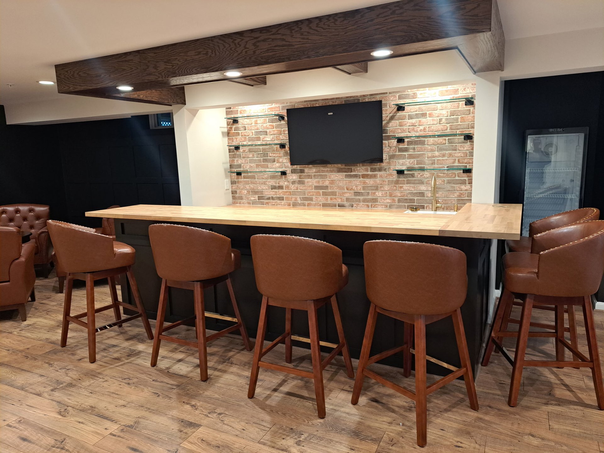 black and white bed linen