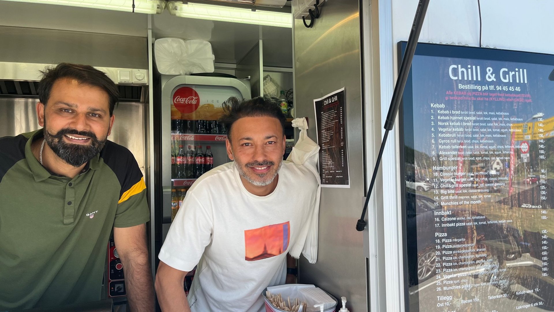 gray computer monitor