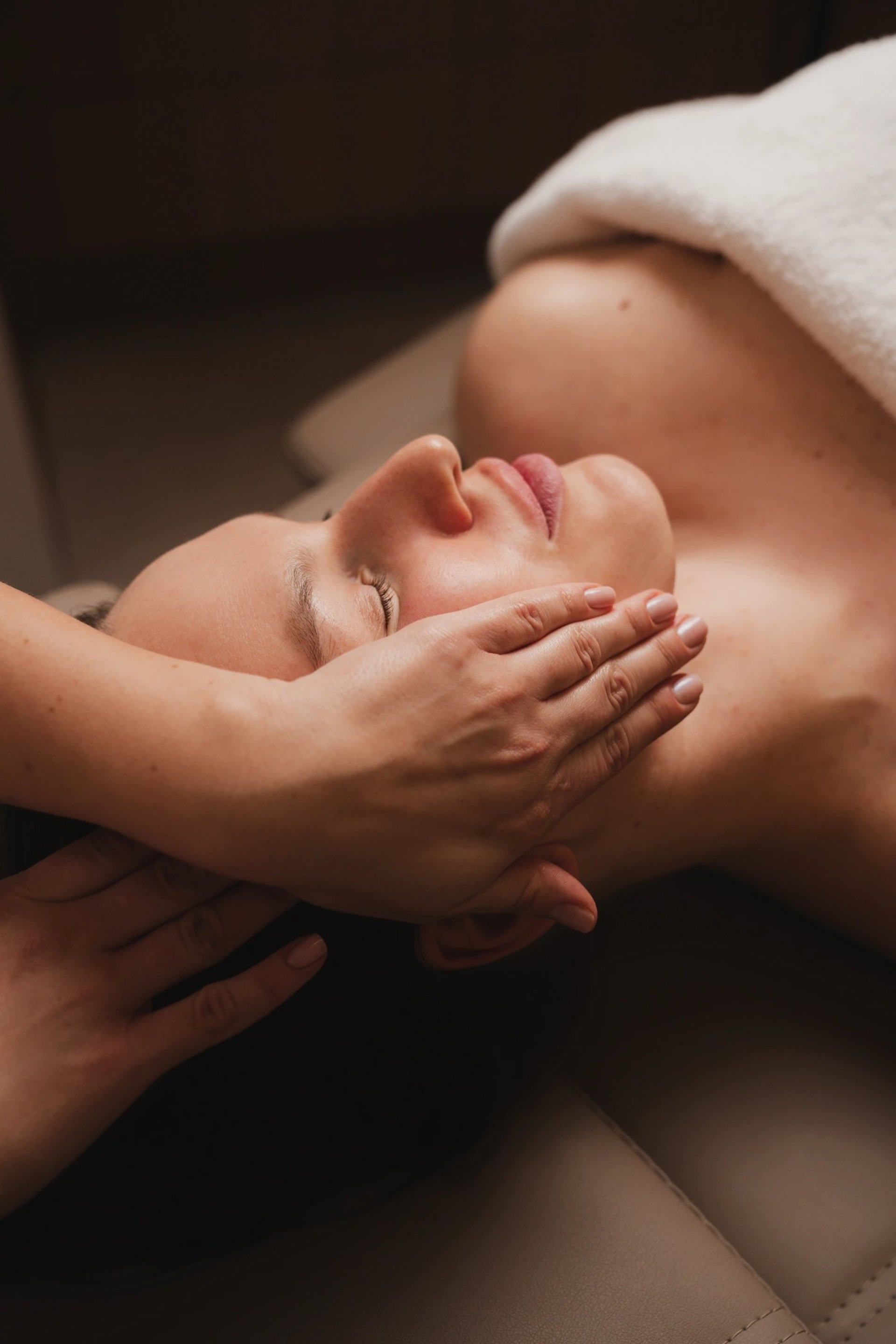 Terapia TMJ przy bólach głowy, szumach usznych i zgrzytaniu zębami – OROFLOW Gdańsk
