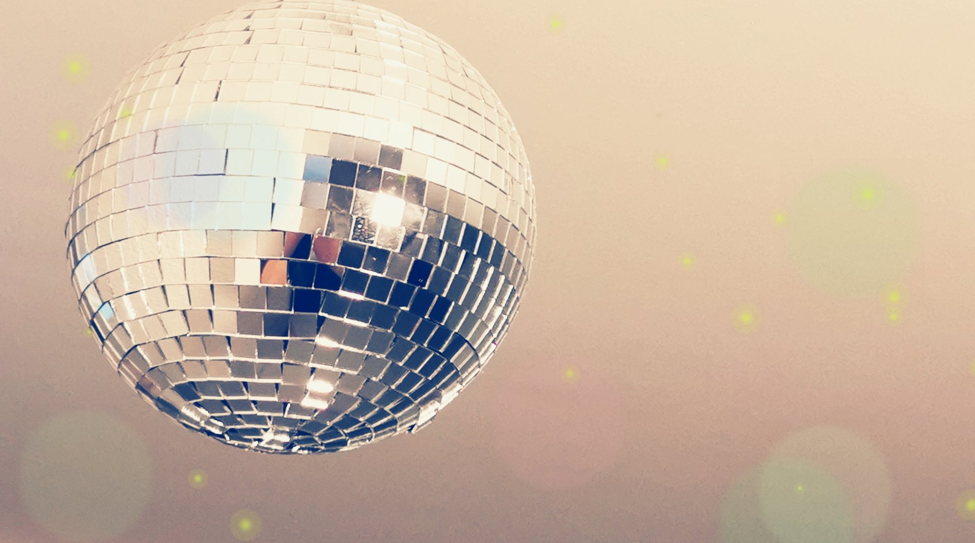 gray computer monitor