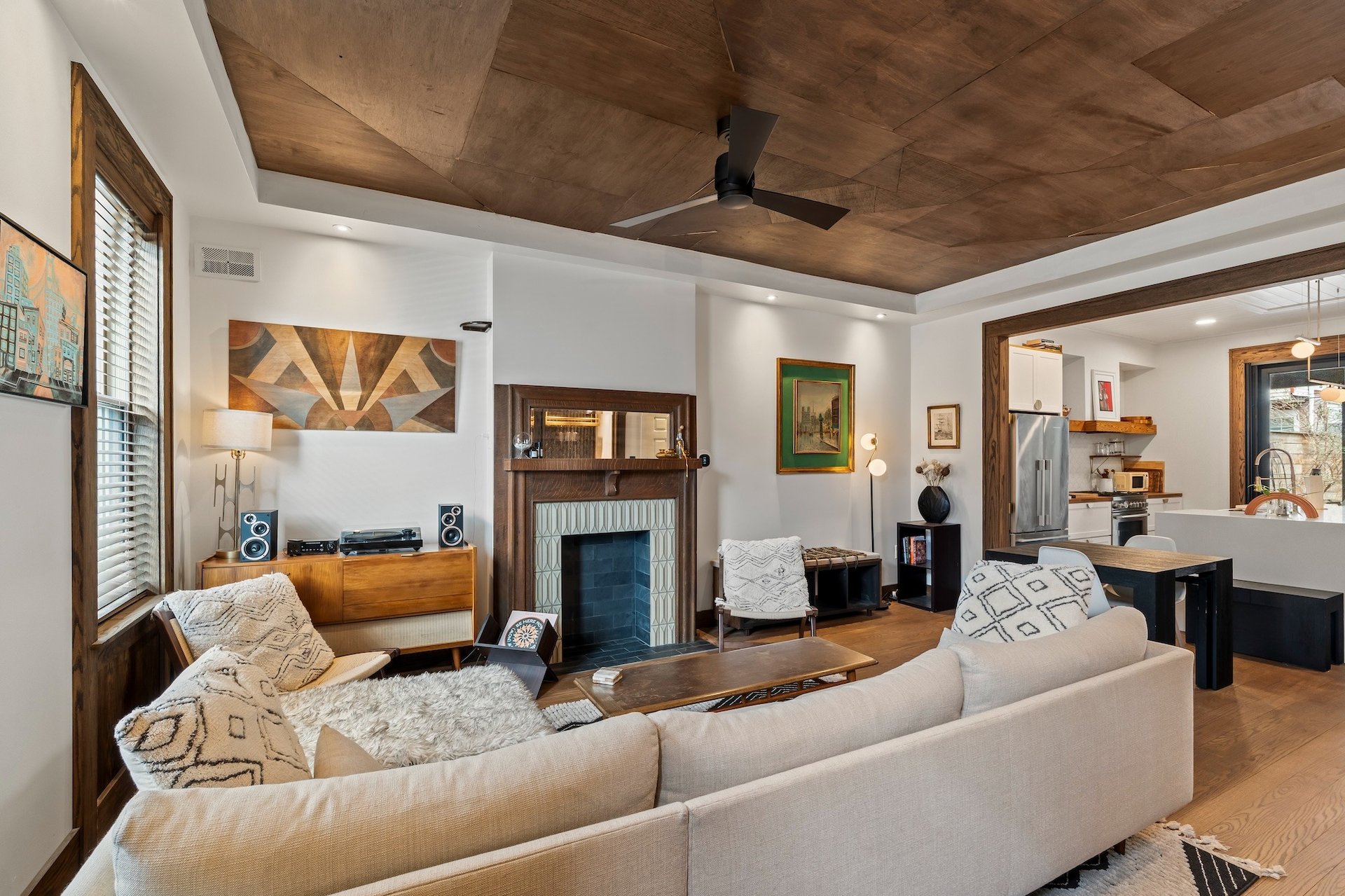 black and white bed linen