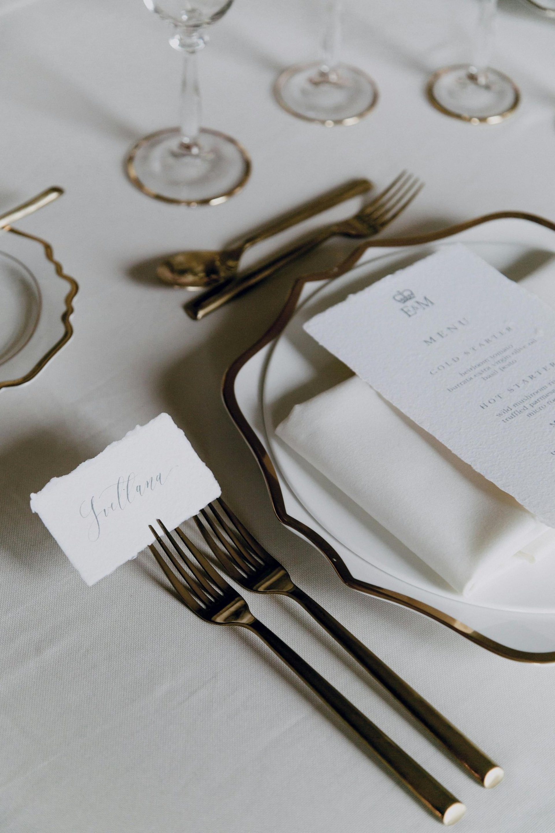 black and white bed linen