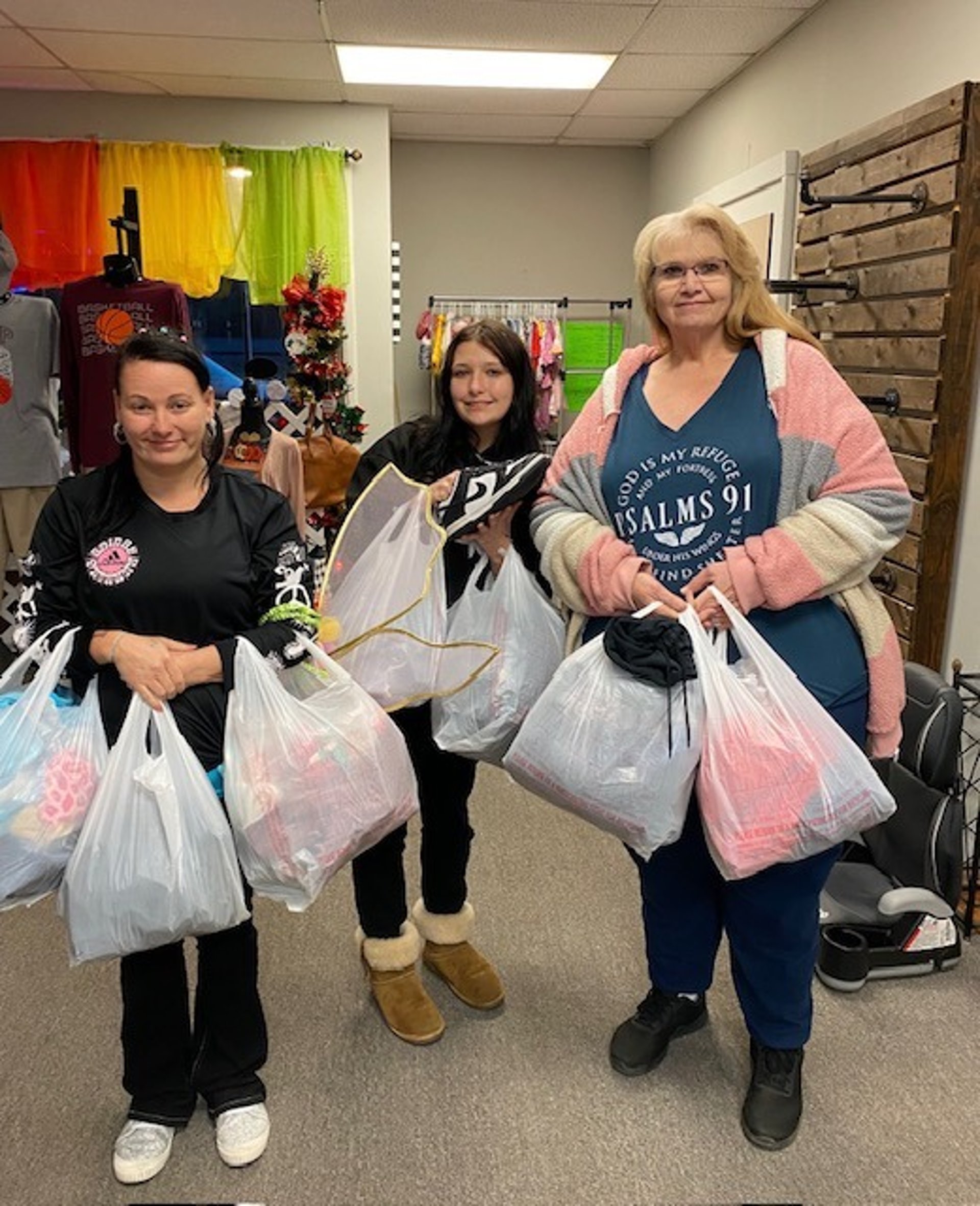 black and white bed linen