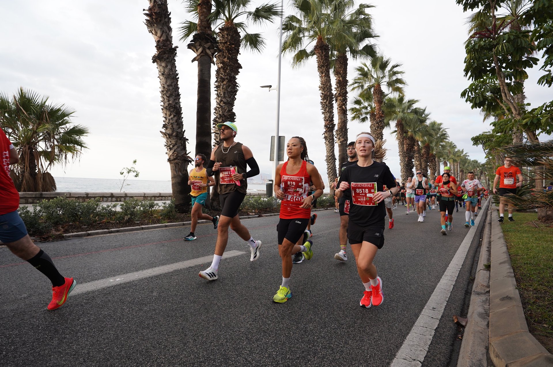 black and white bed linen
