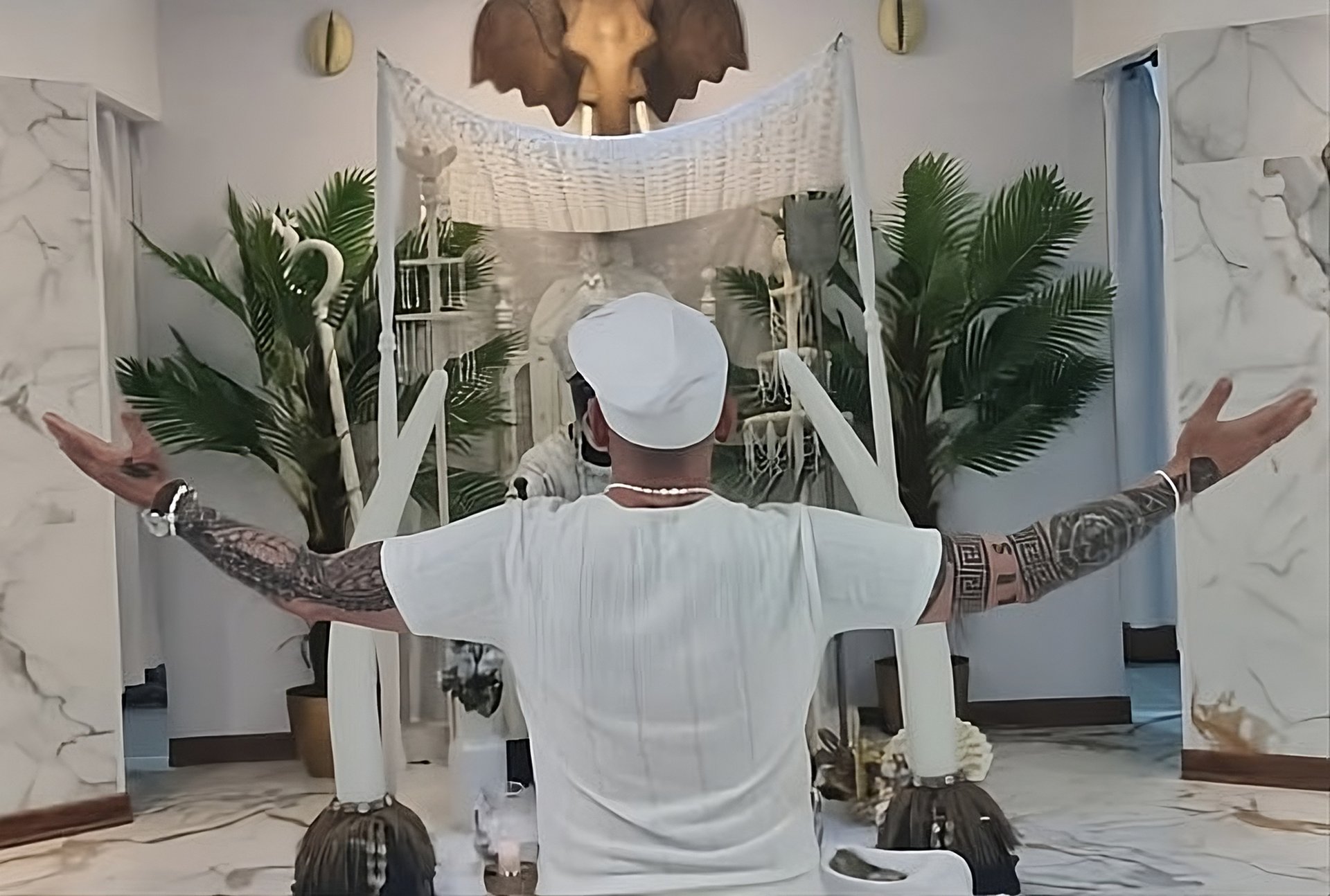 black and white bed linen