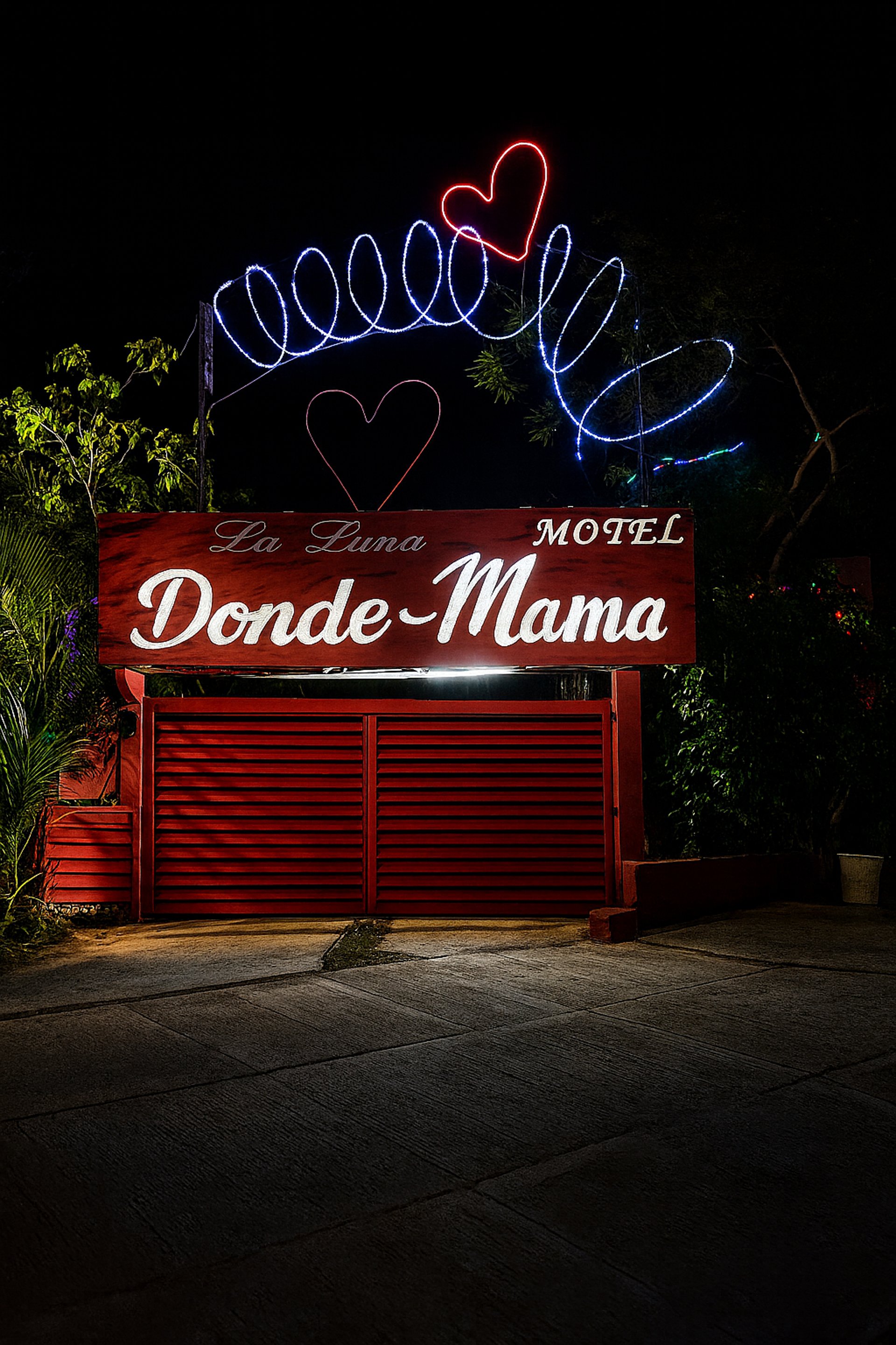 black and white bed linen