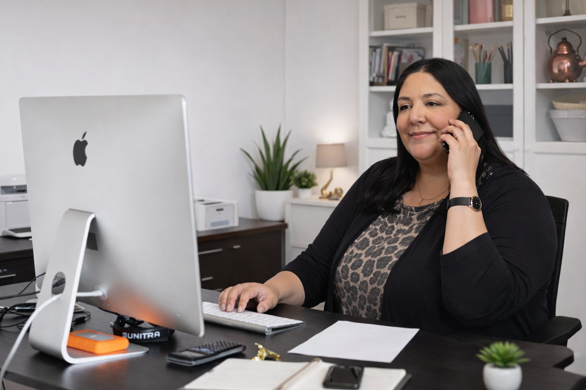 gray computer monitor