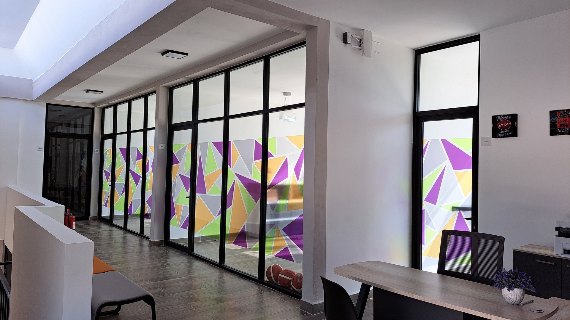 black and white bed linen