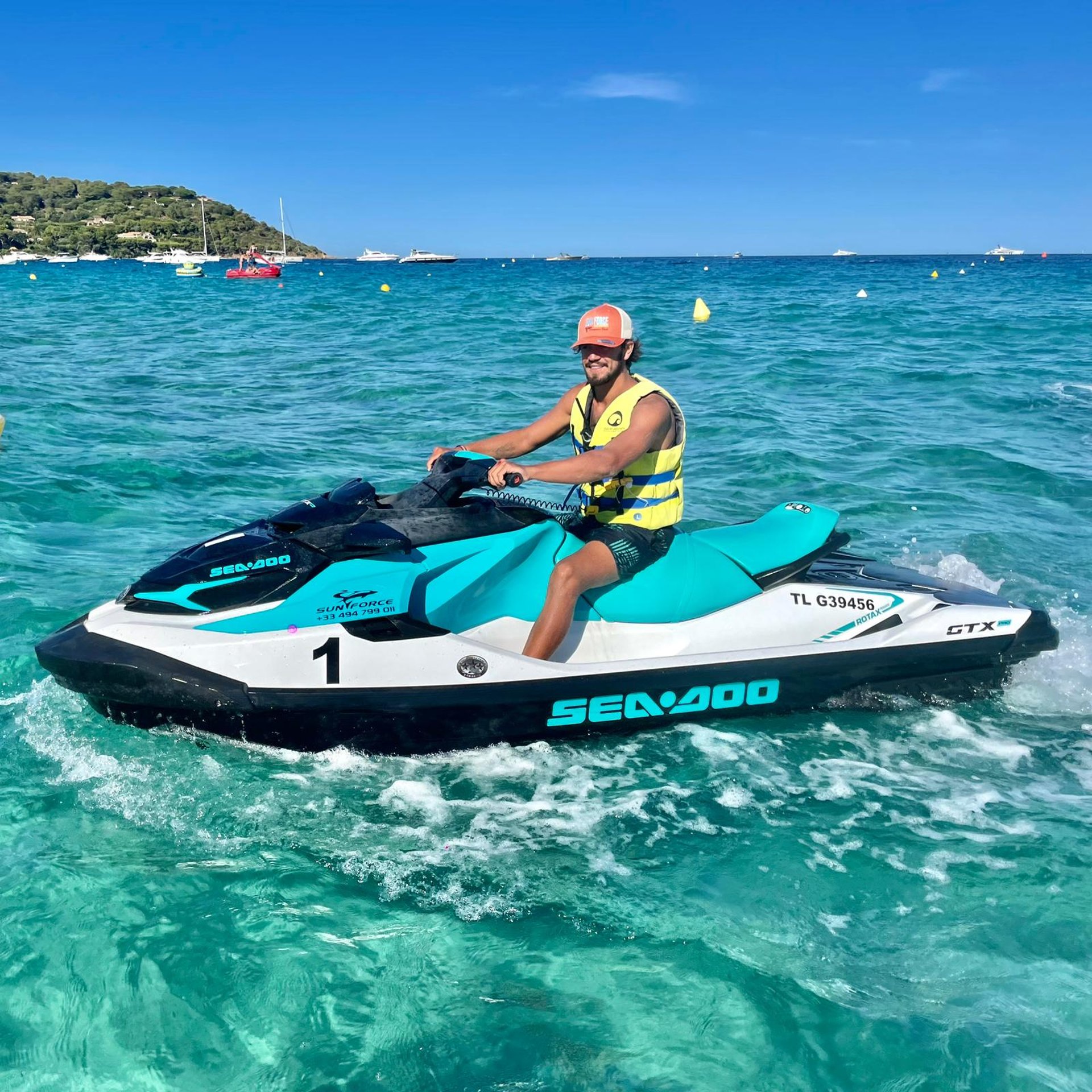 black and white bed linen
