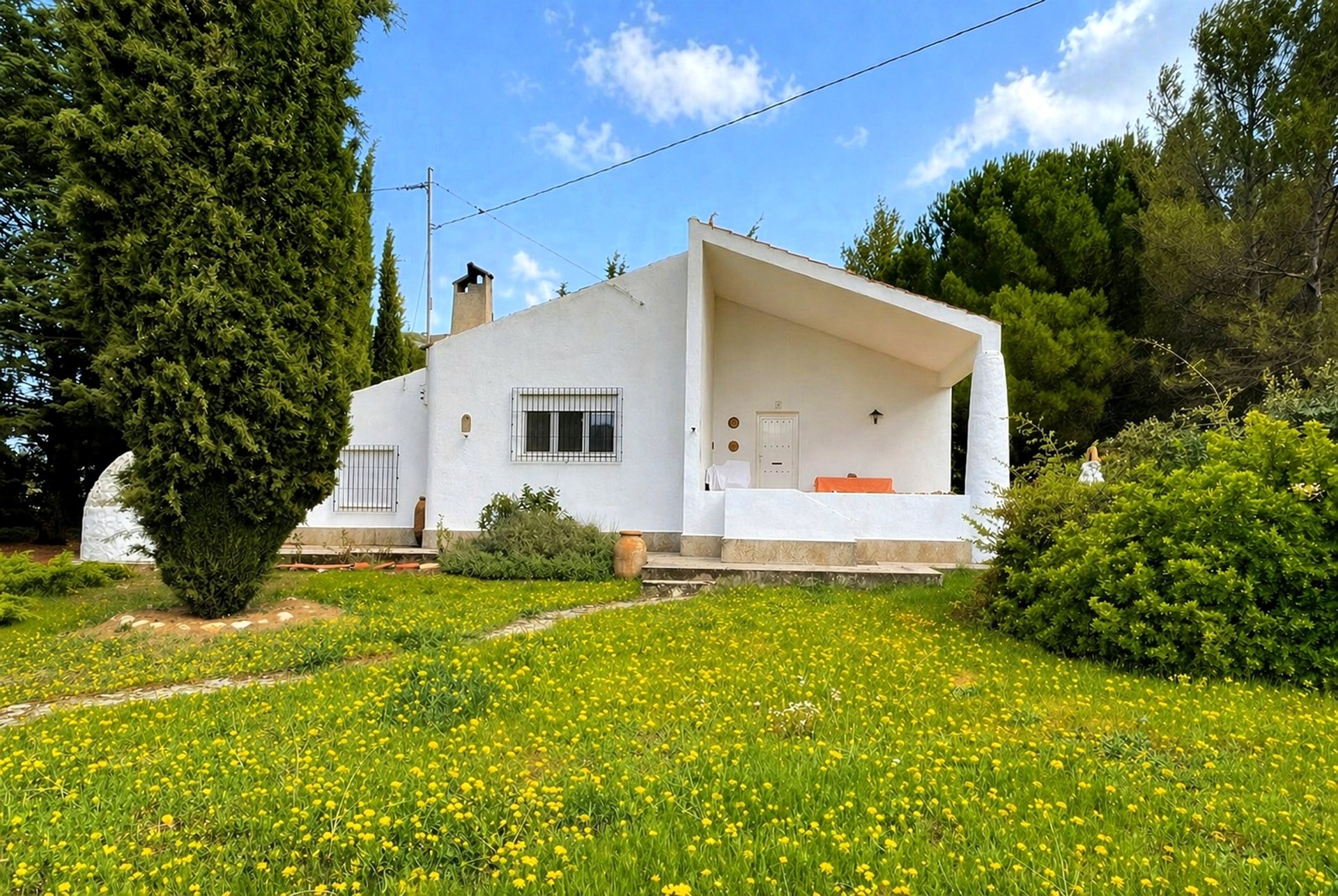 black and white bed linen