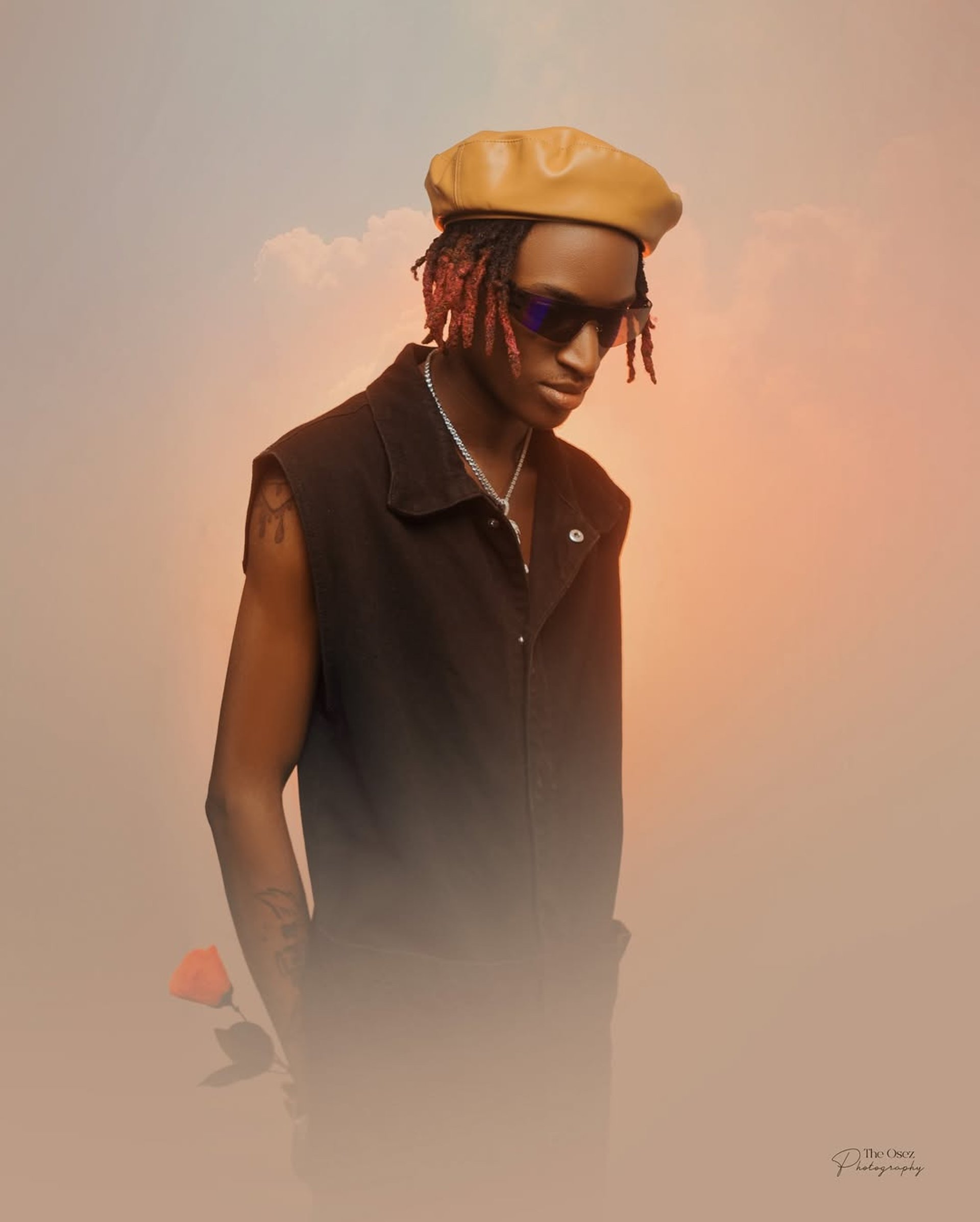 gray computer monitor