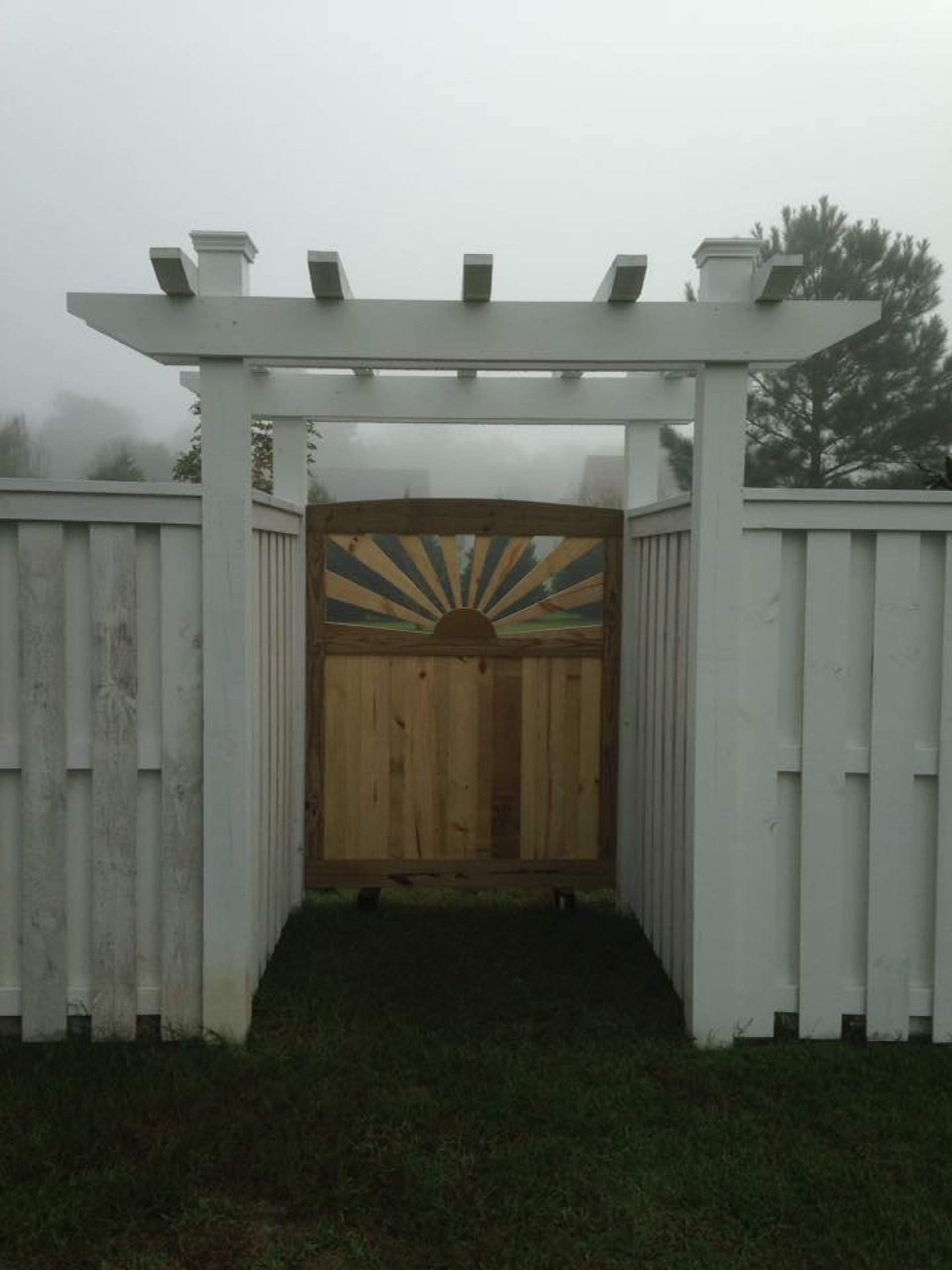 gray computer monitor