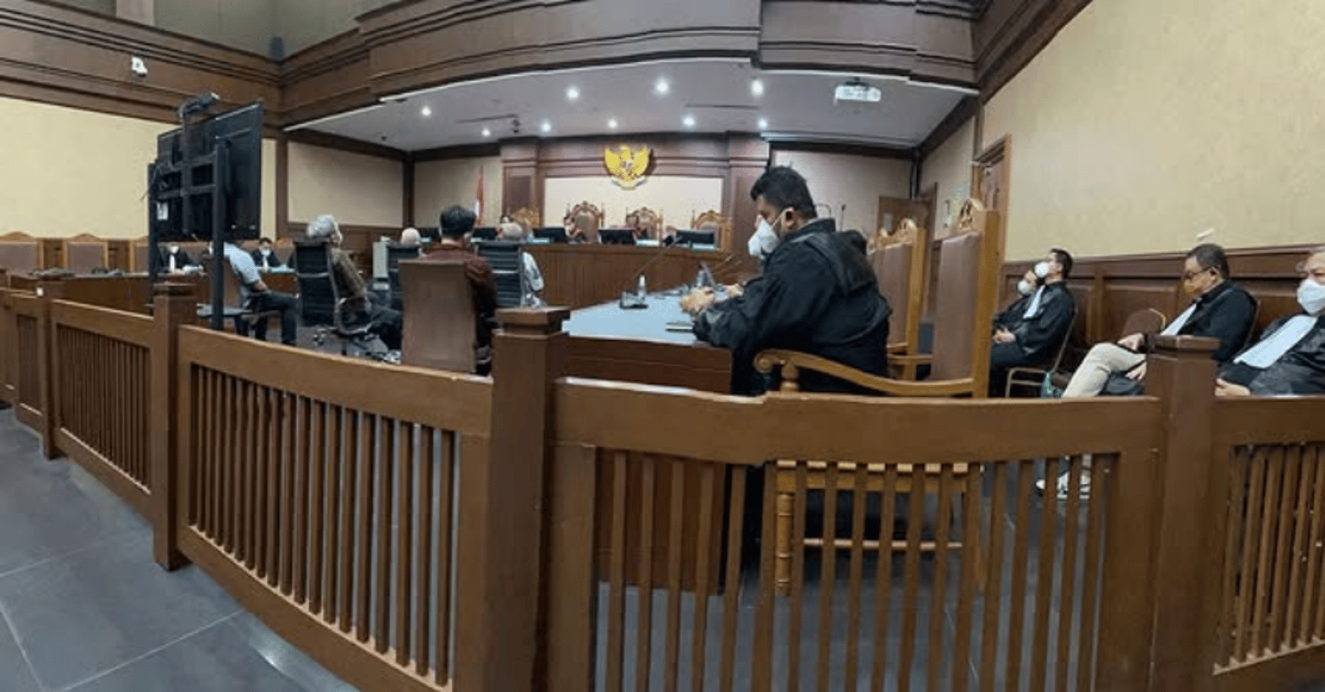 gray computer monitor