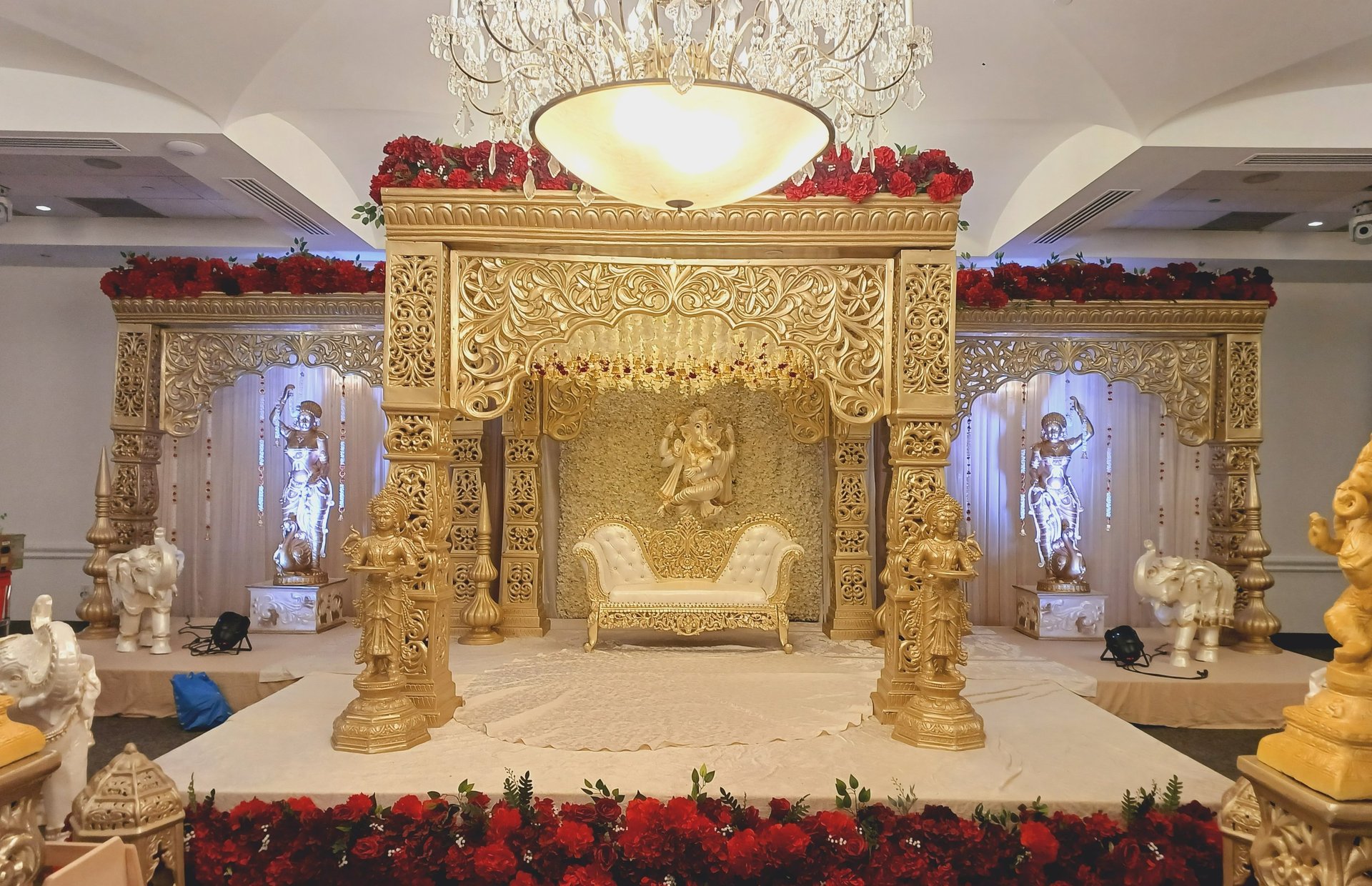 black and white bed linen