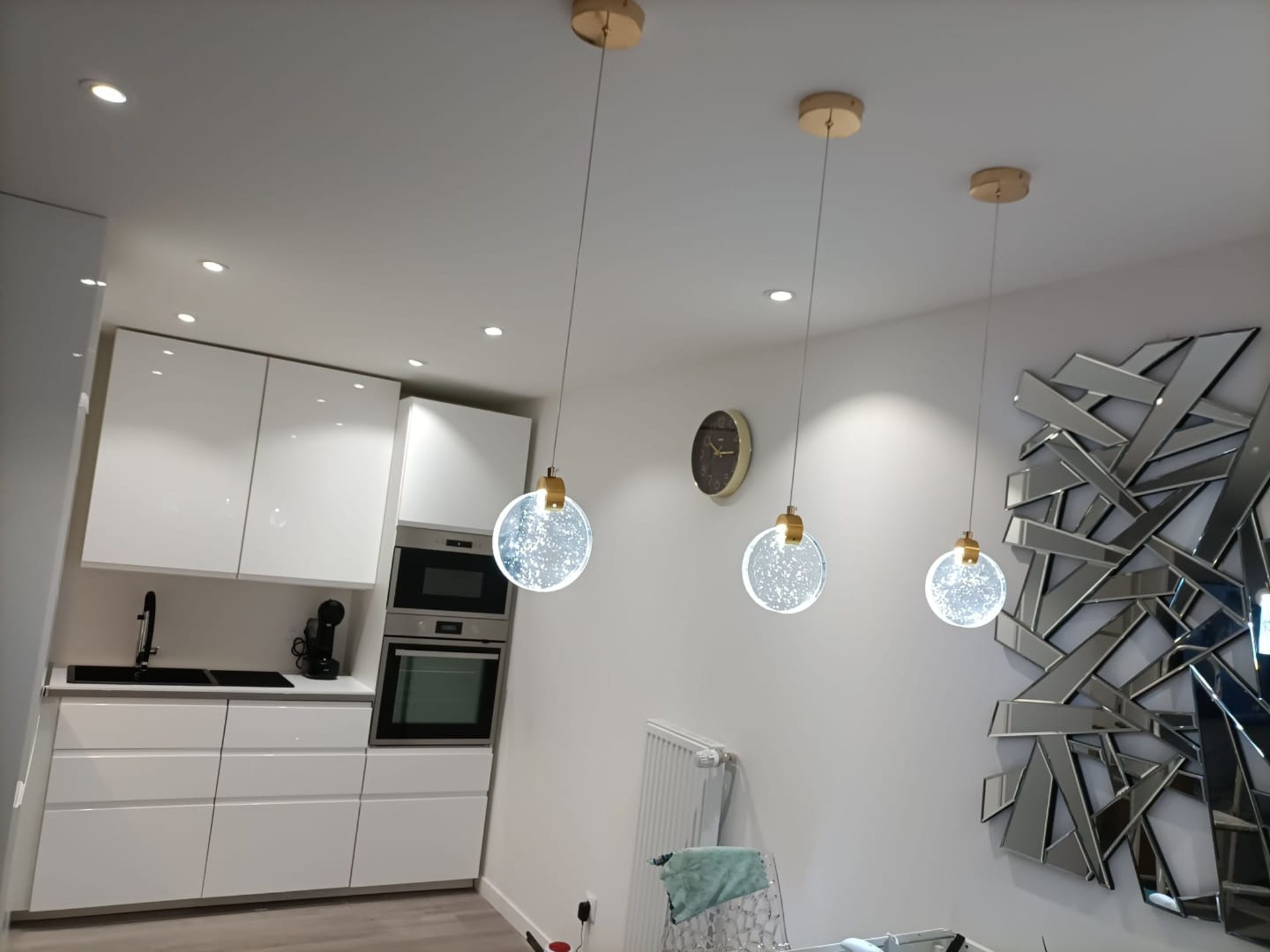 black and white bed linen