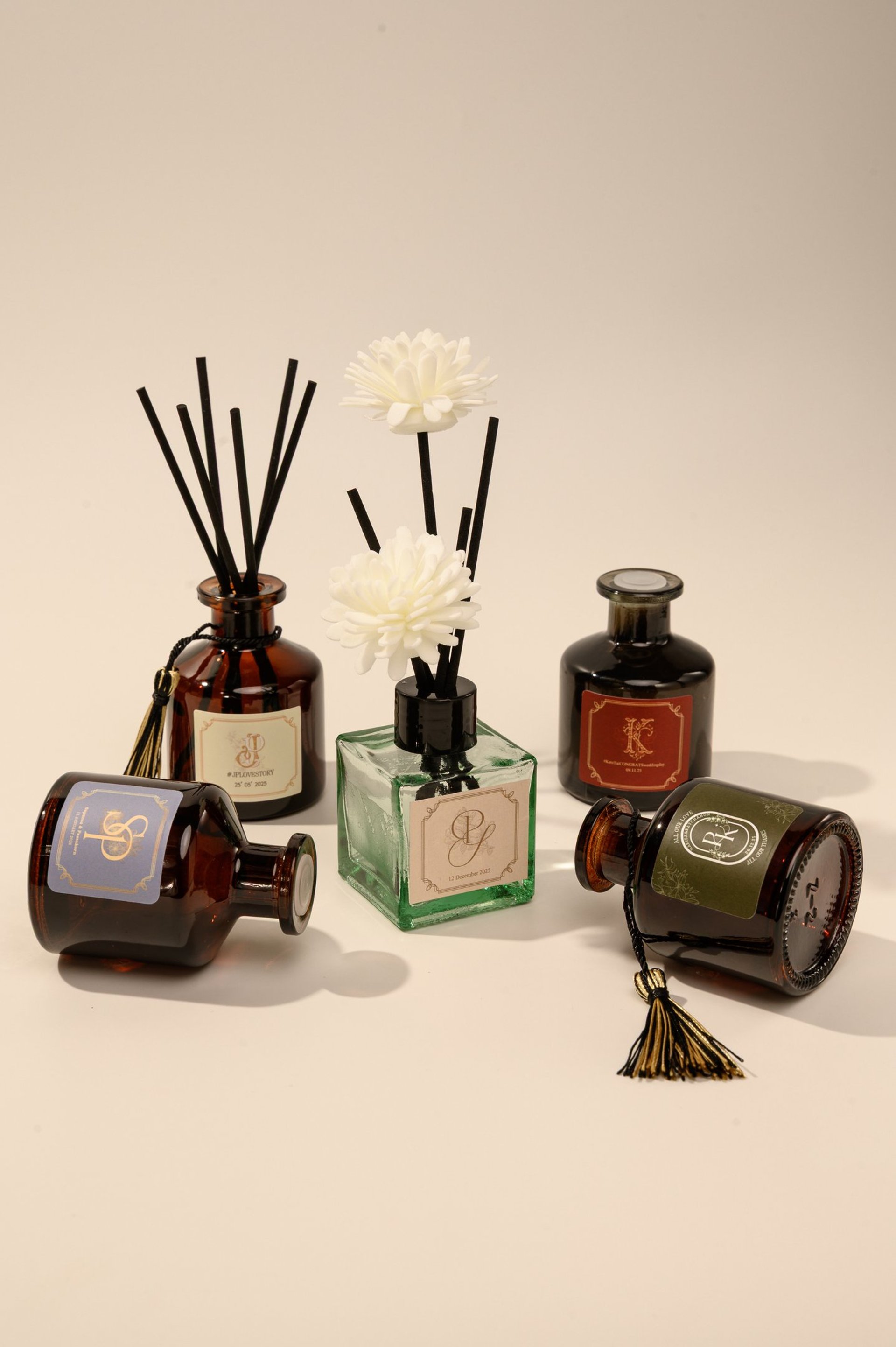 black and white bed linen