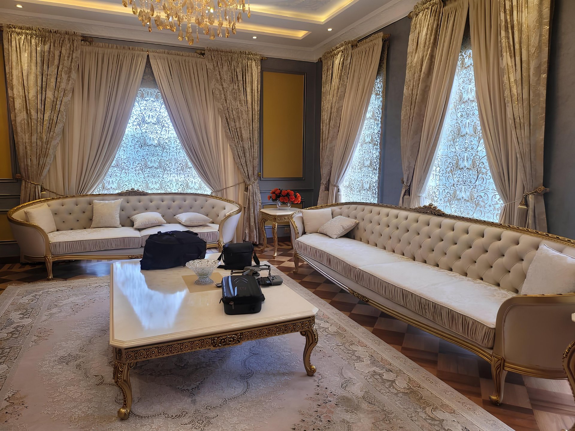 black and white bed linen