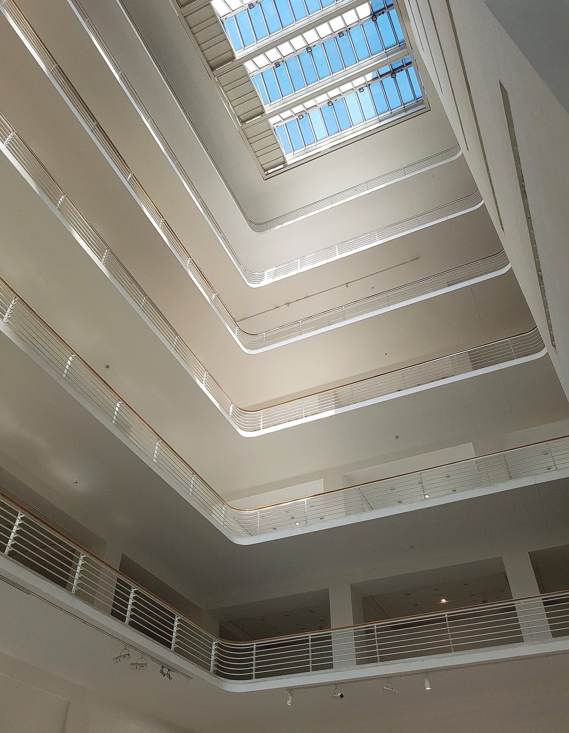 black and white bed linen